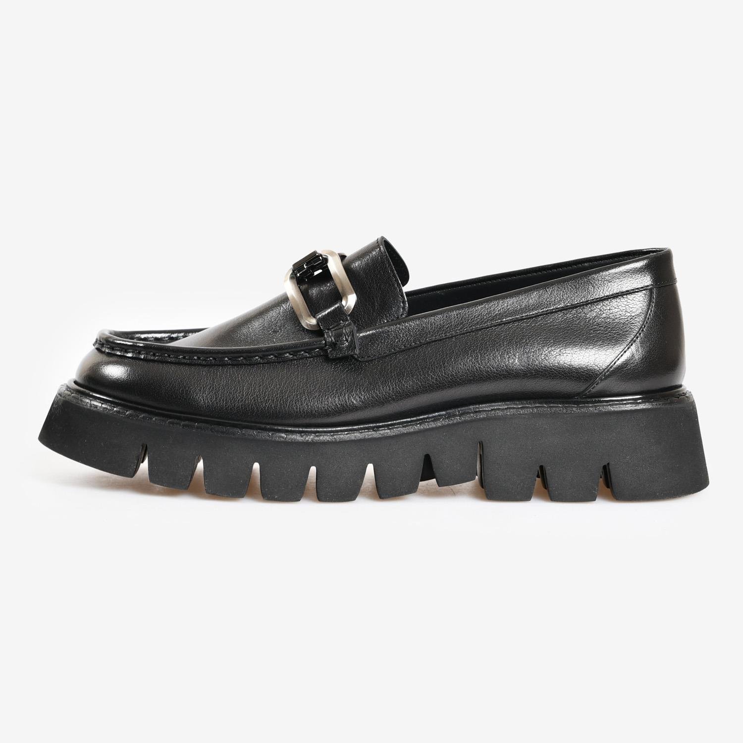 Siyah Deri Tokalı Kadın Loafer