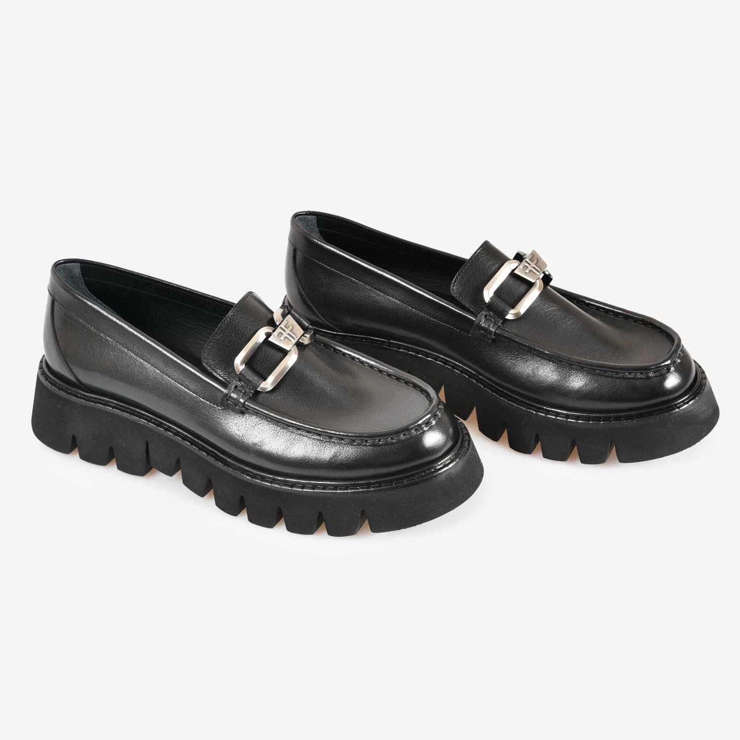 Siyah Deri Tokalı Kadın Loafer