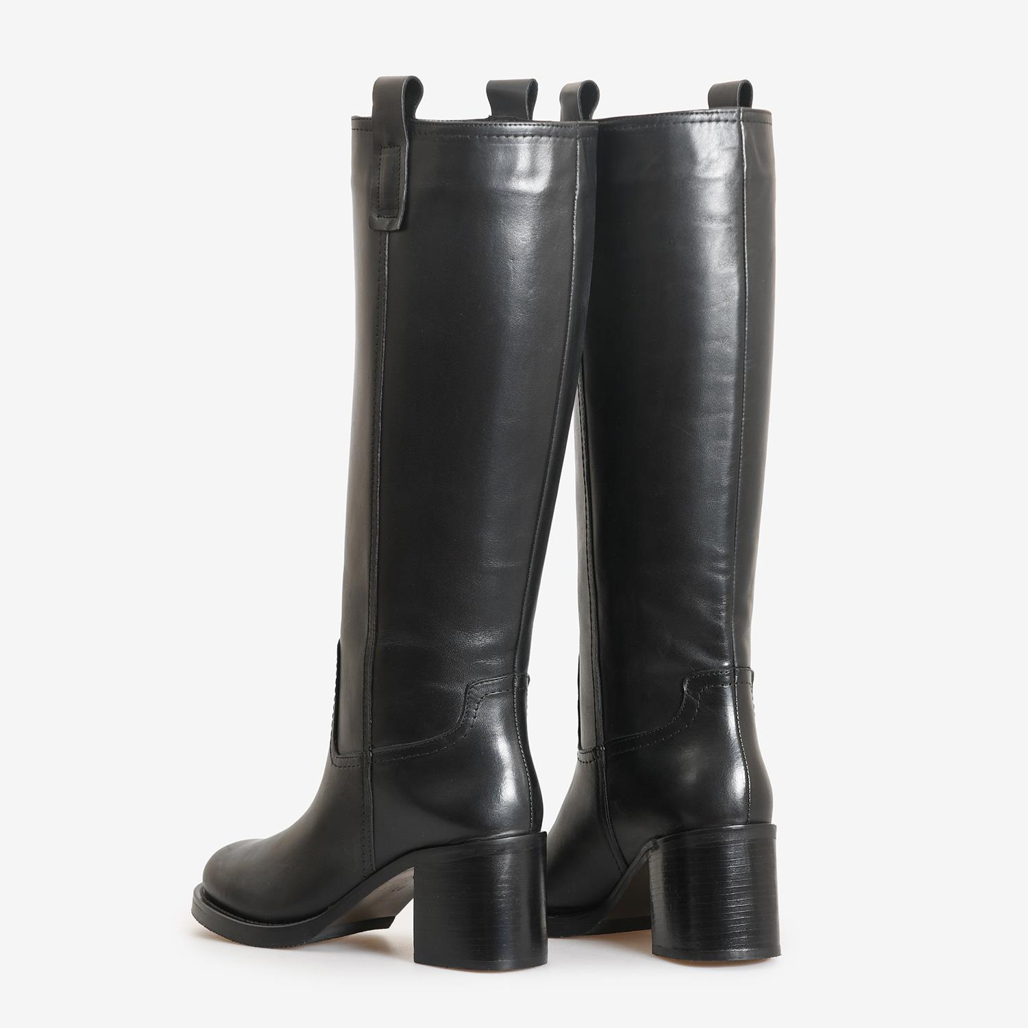 Siyah Deri Topuklu Kadın Çizme