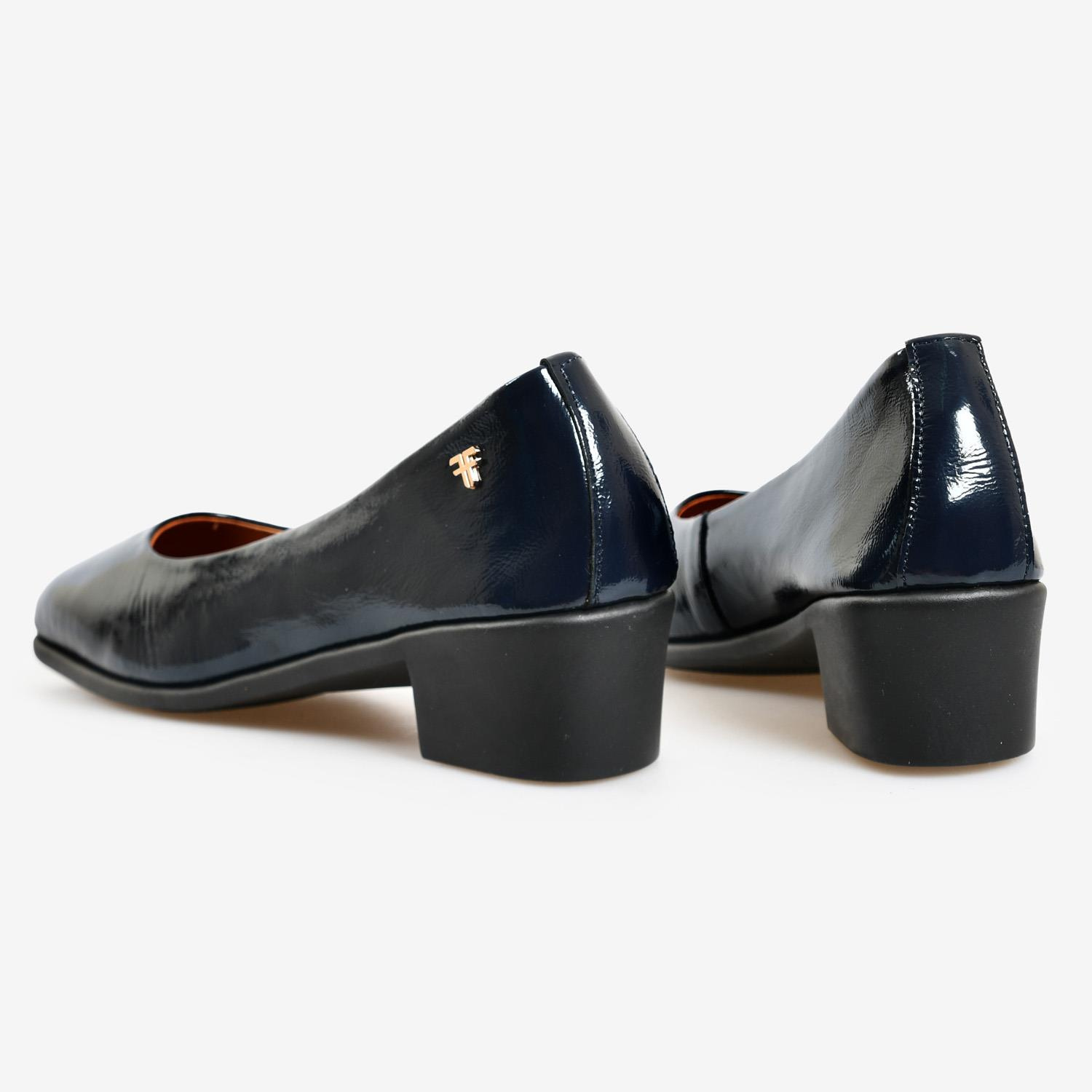 Siyah Deri Topuklu Kadın Loafer