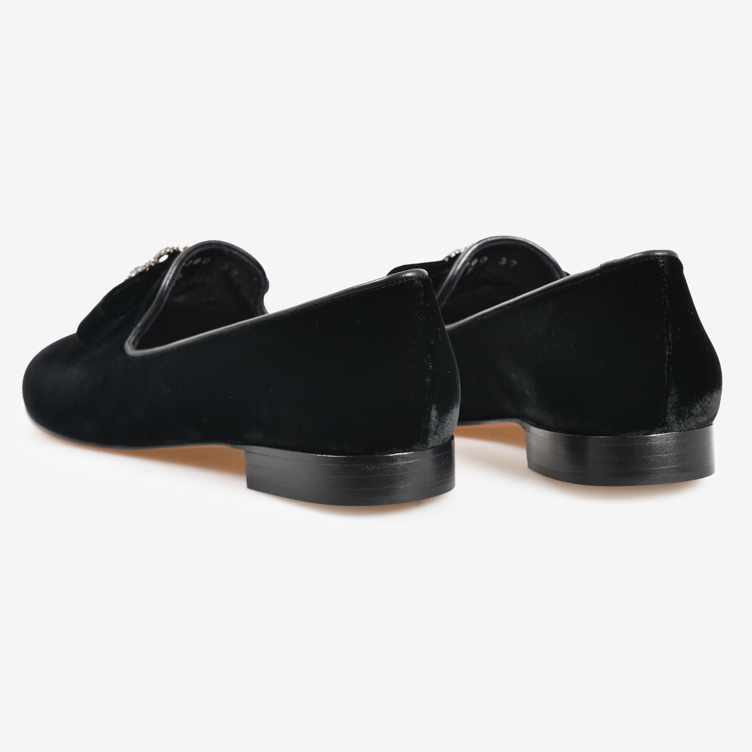 Siyah Kadife Tokalı Kadın Loafer