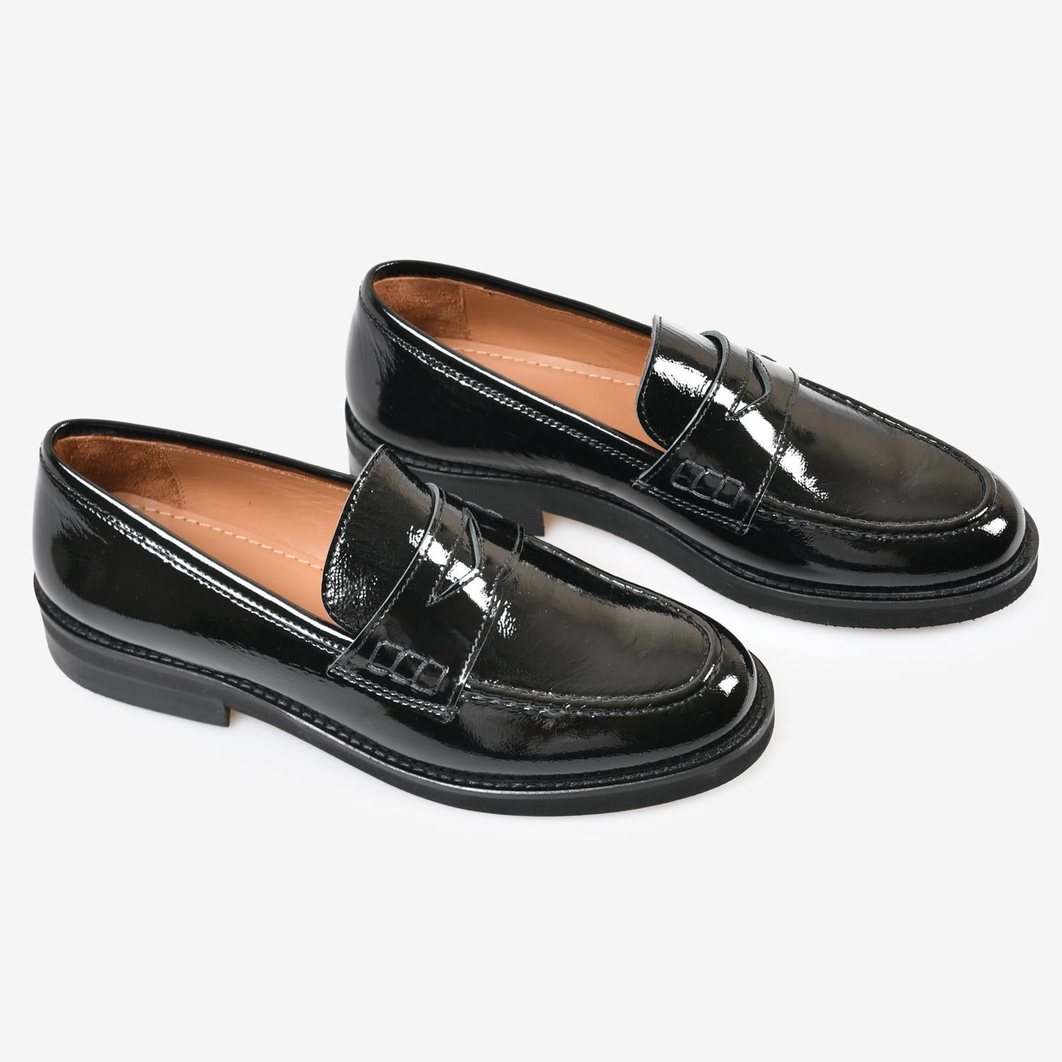 Siyah Kırışık Rugan Kadın Loafer