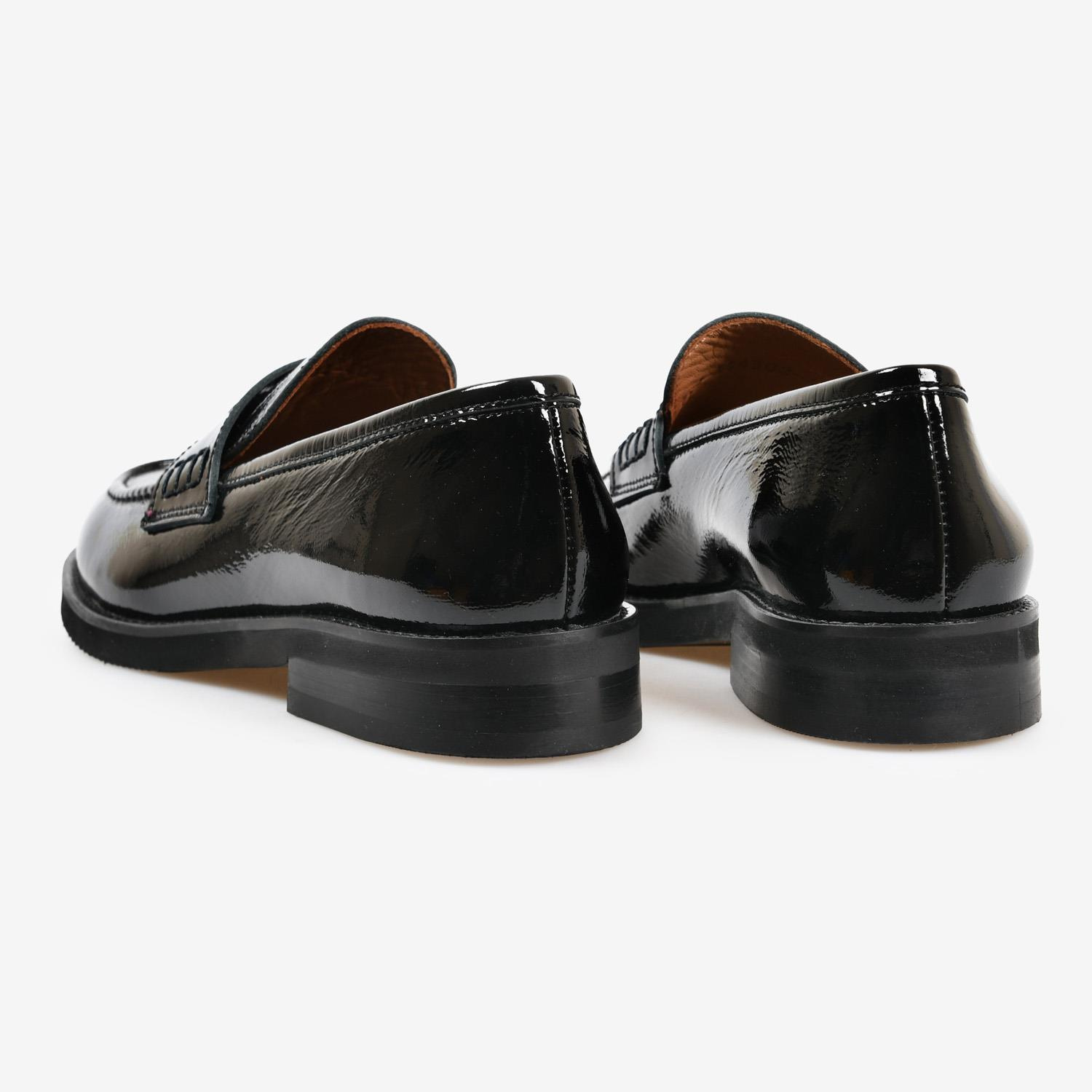 Siyah Kırışık Rugan Kadın Loafer