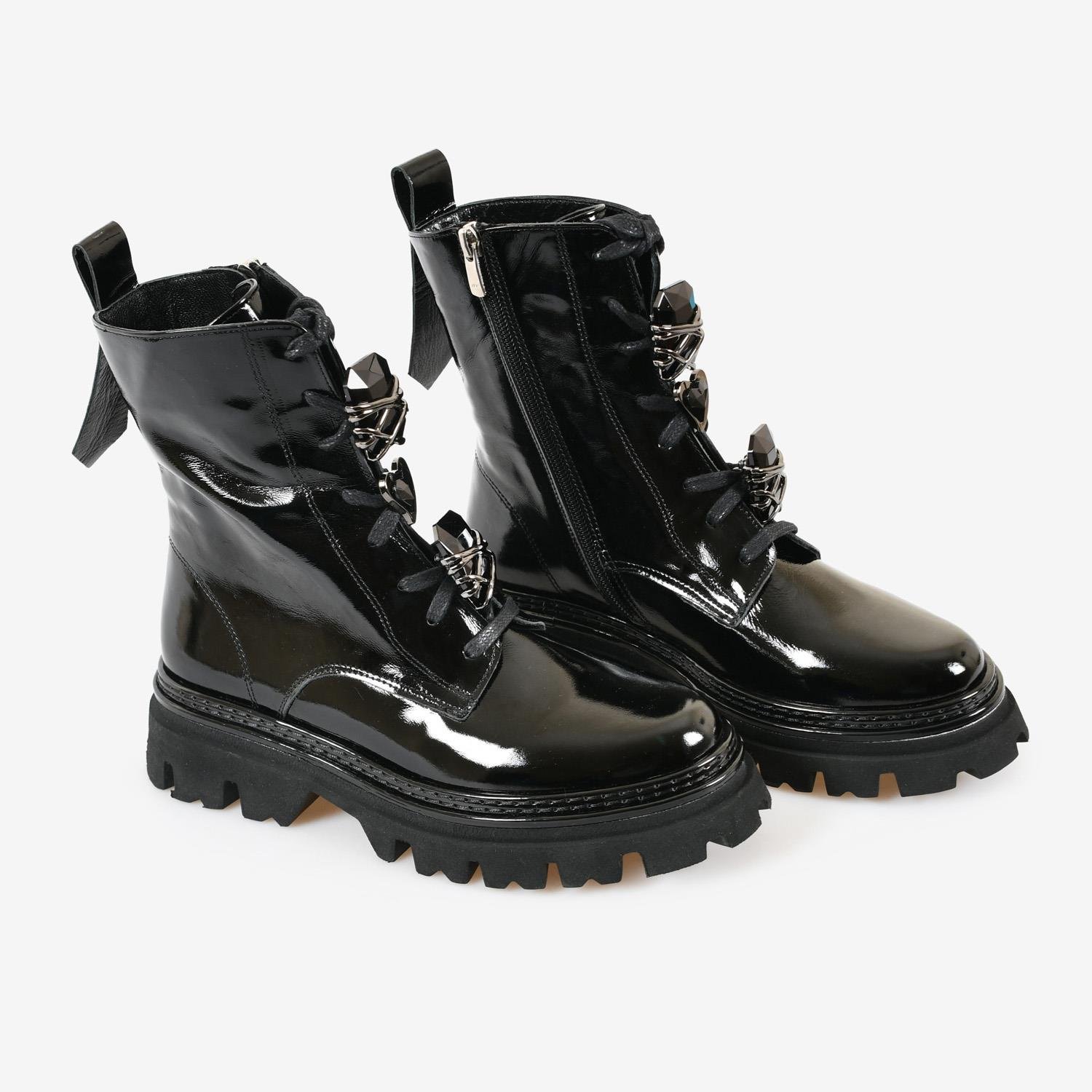 Siyah Kırışık Rugan Taş Detaylı Bağcıklı Kadın Bot