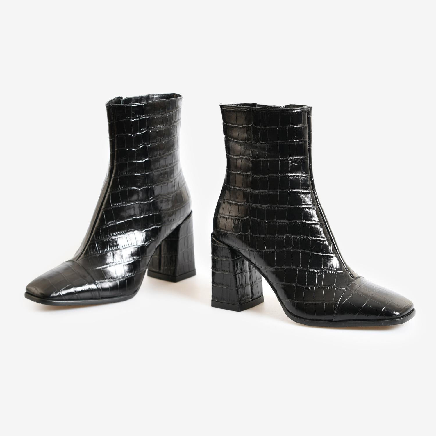 Siyah Kroko Deri Kadın Abiye Bot