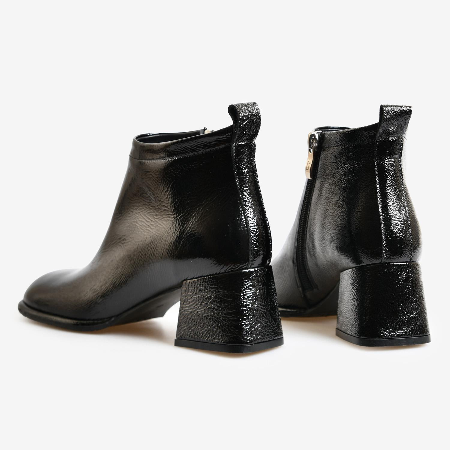 Siyah Rugan Kadın Abiye Bot