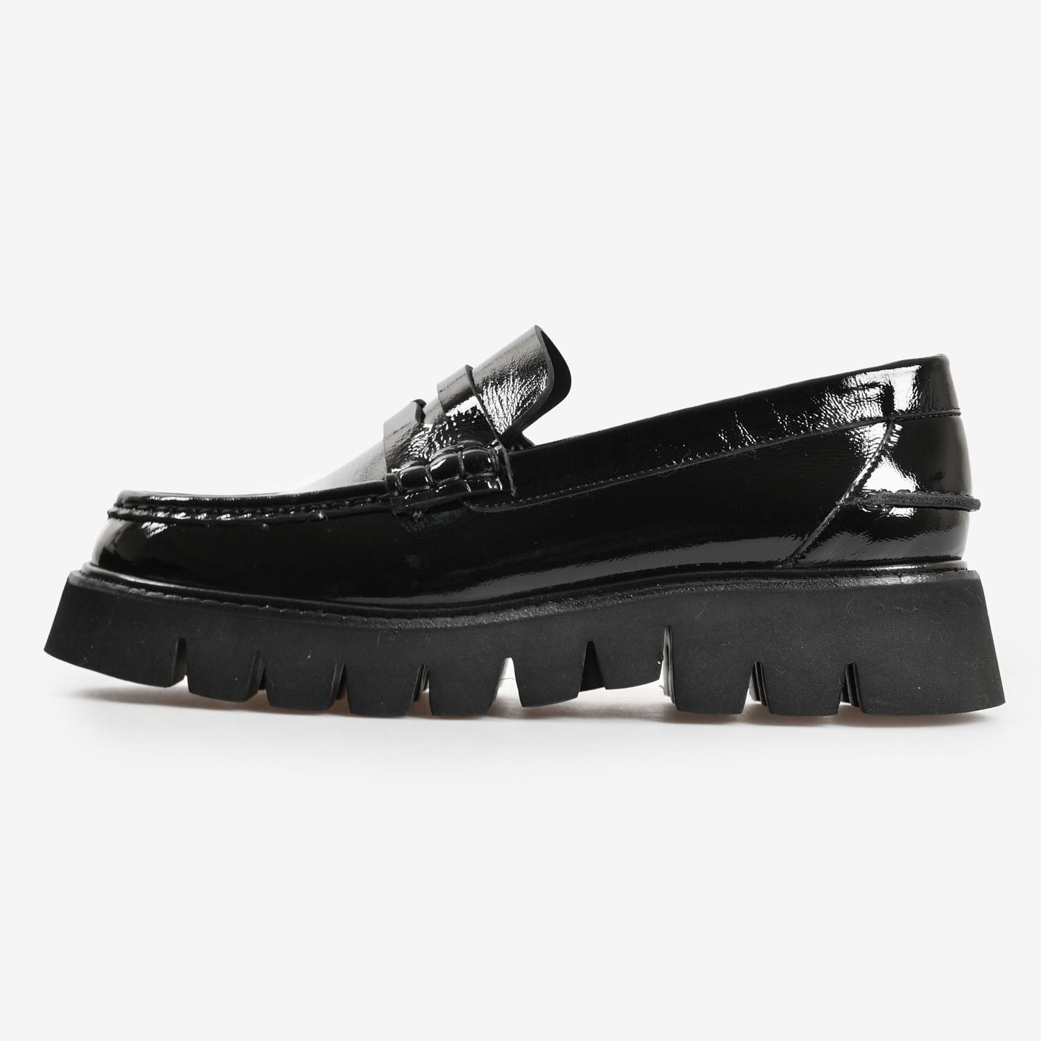 Siyah Rugan Kadın Loafer