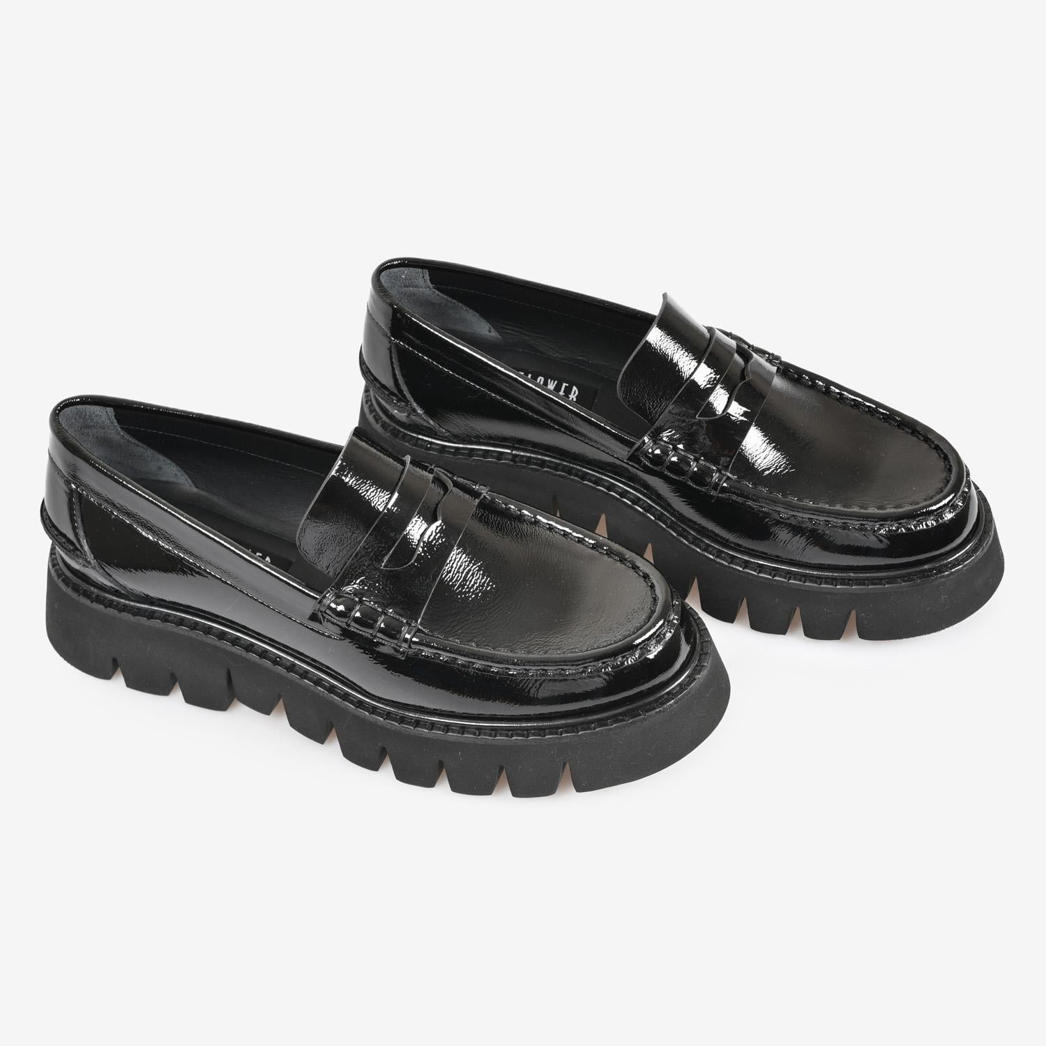 Siyah Rugan Kadın Loafer