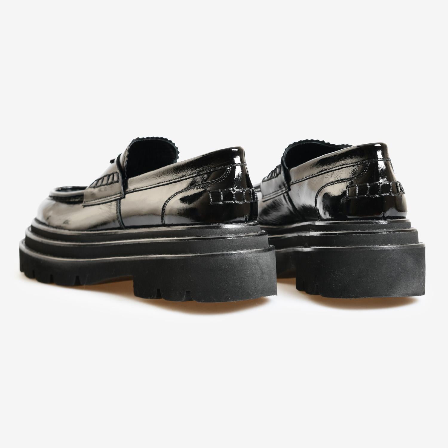 Siyah Rugan Kadın Loafer