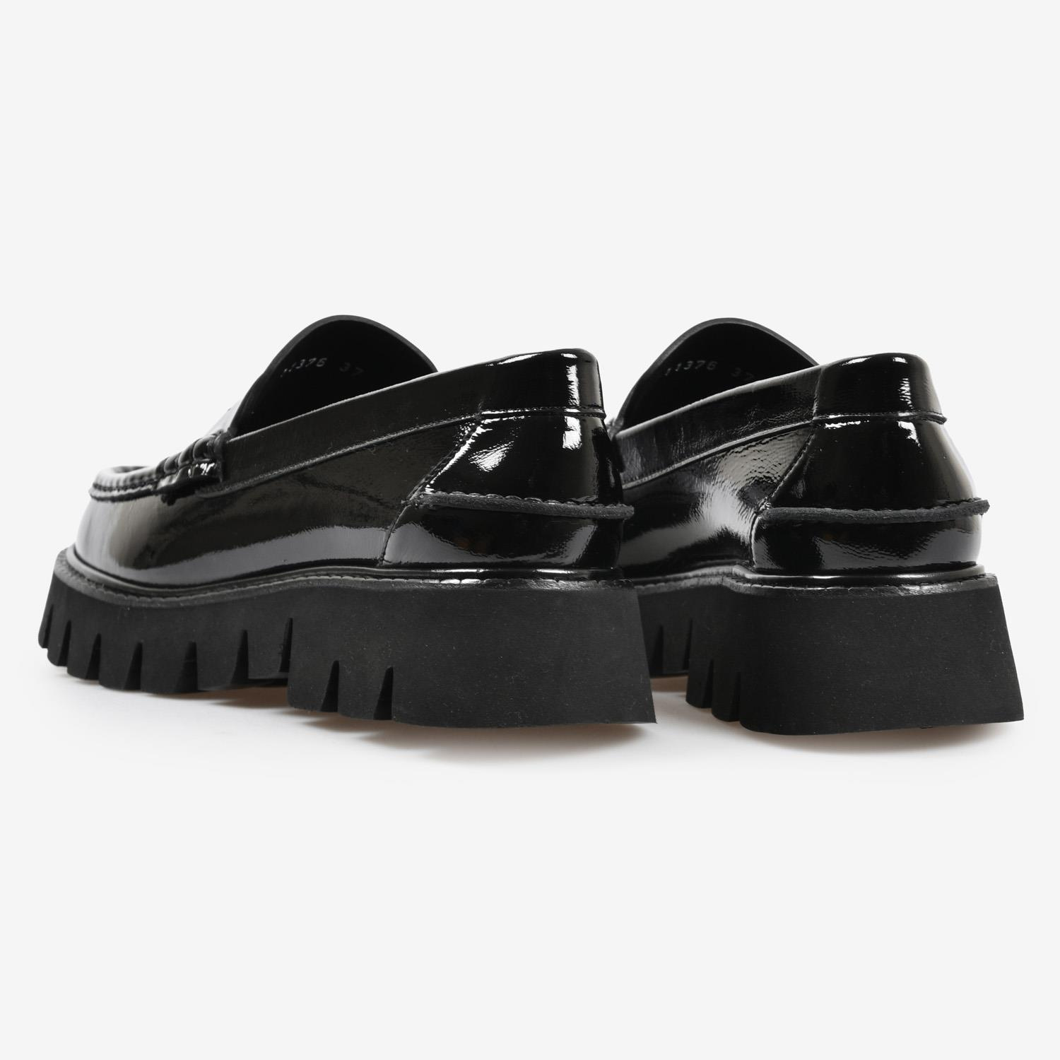 Siyah Rugan Kadın Loafer