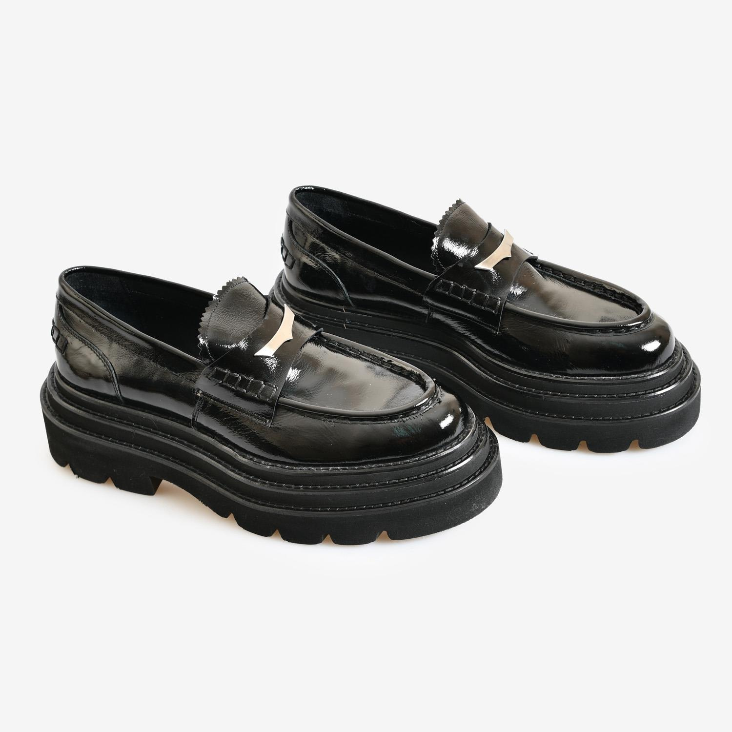Siyah Rugan Kadın Loafer