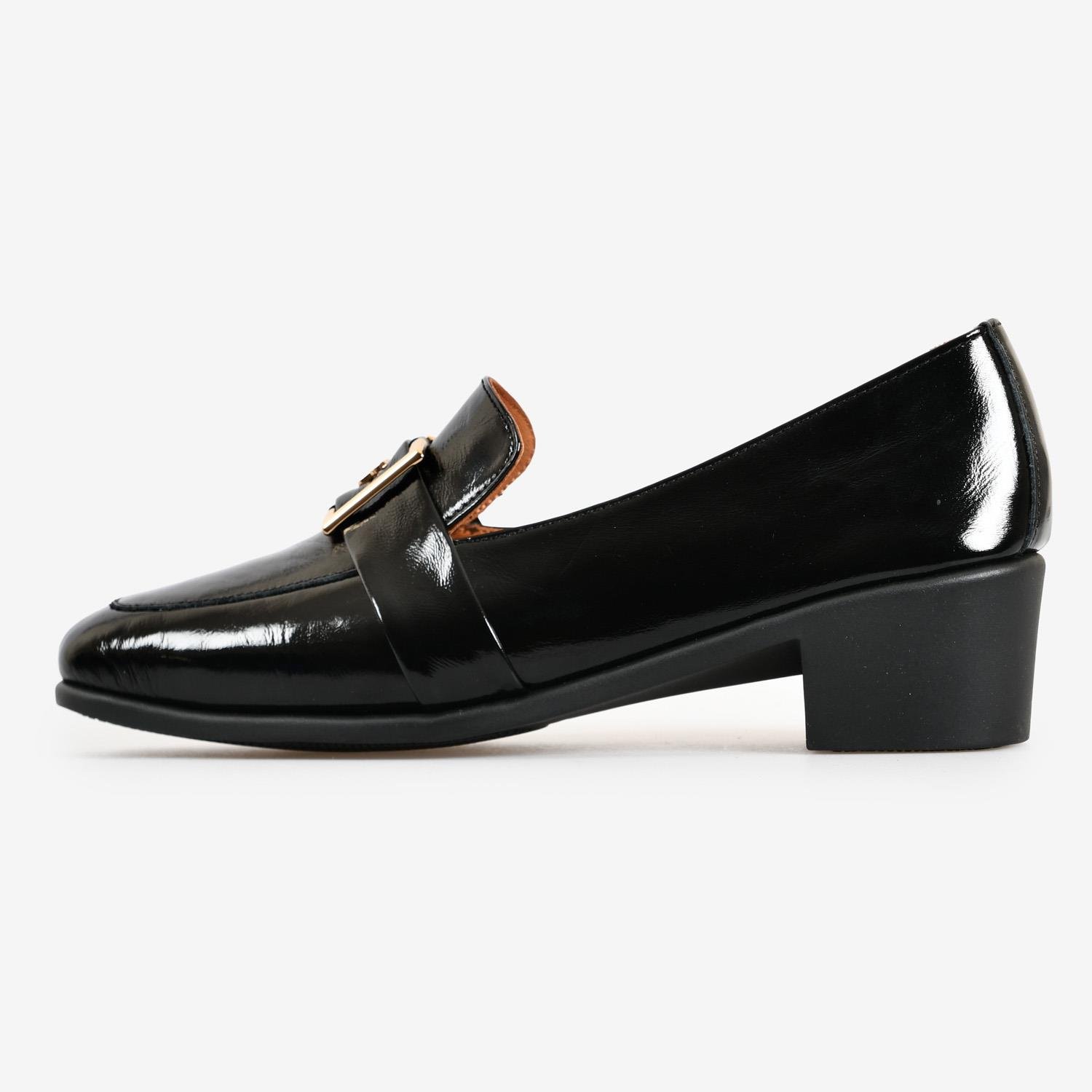 Siyah Rugan Toka Detaylı Topuklu Kadın Loafer