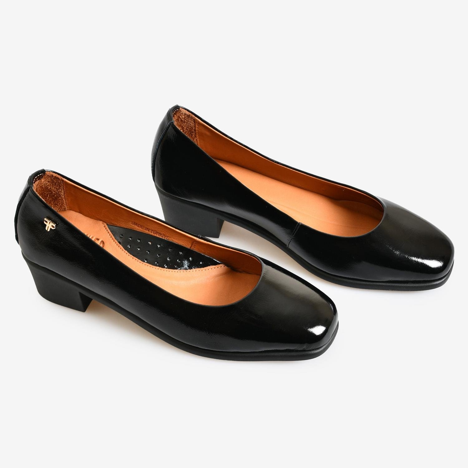 Siyah Rugan Topuklu Kadın Loafer