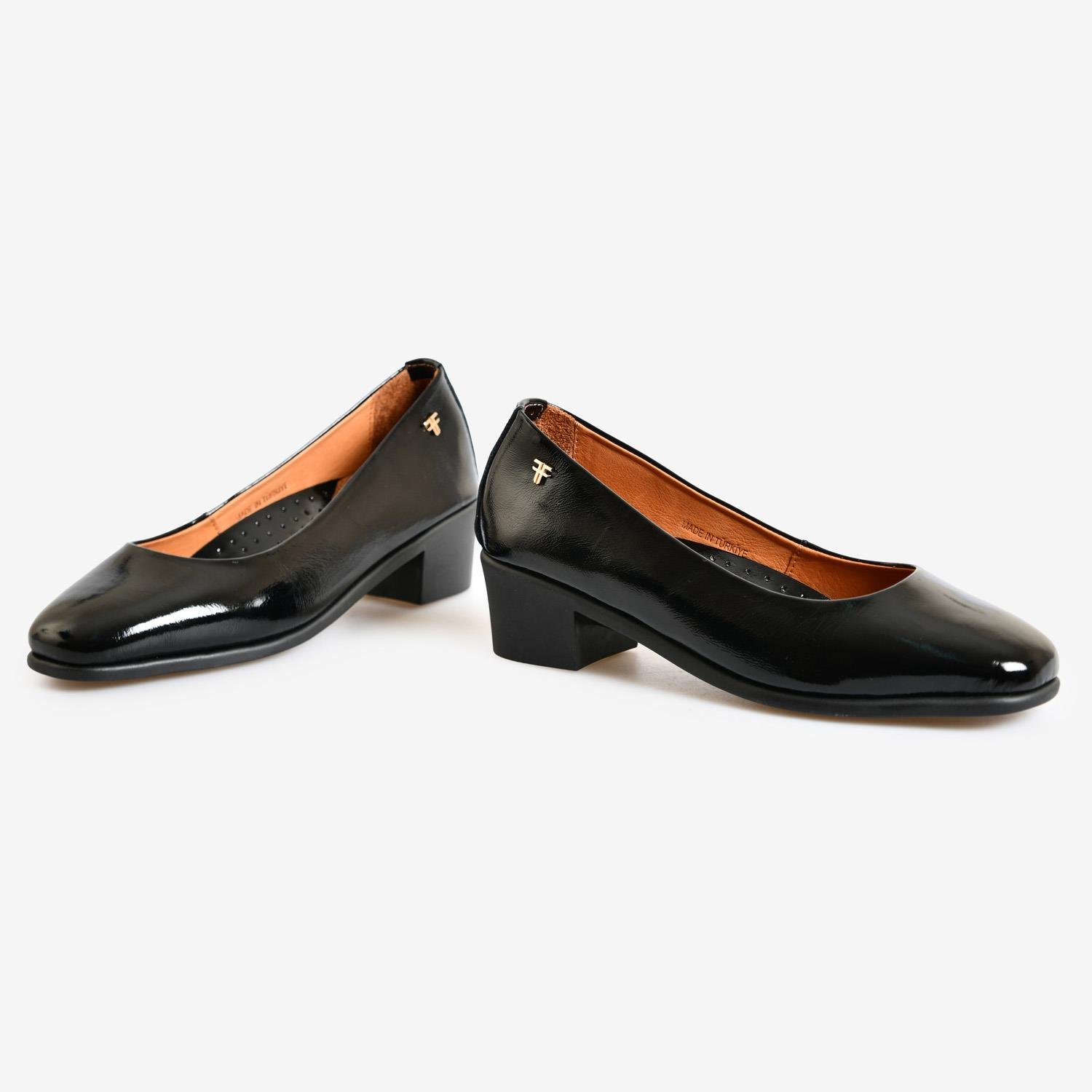 Siyah Rugan Topuklu Kadın Loafer