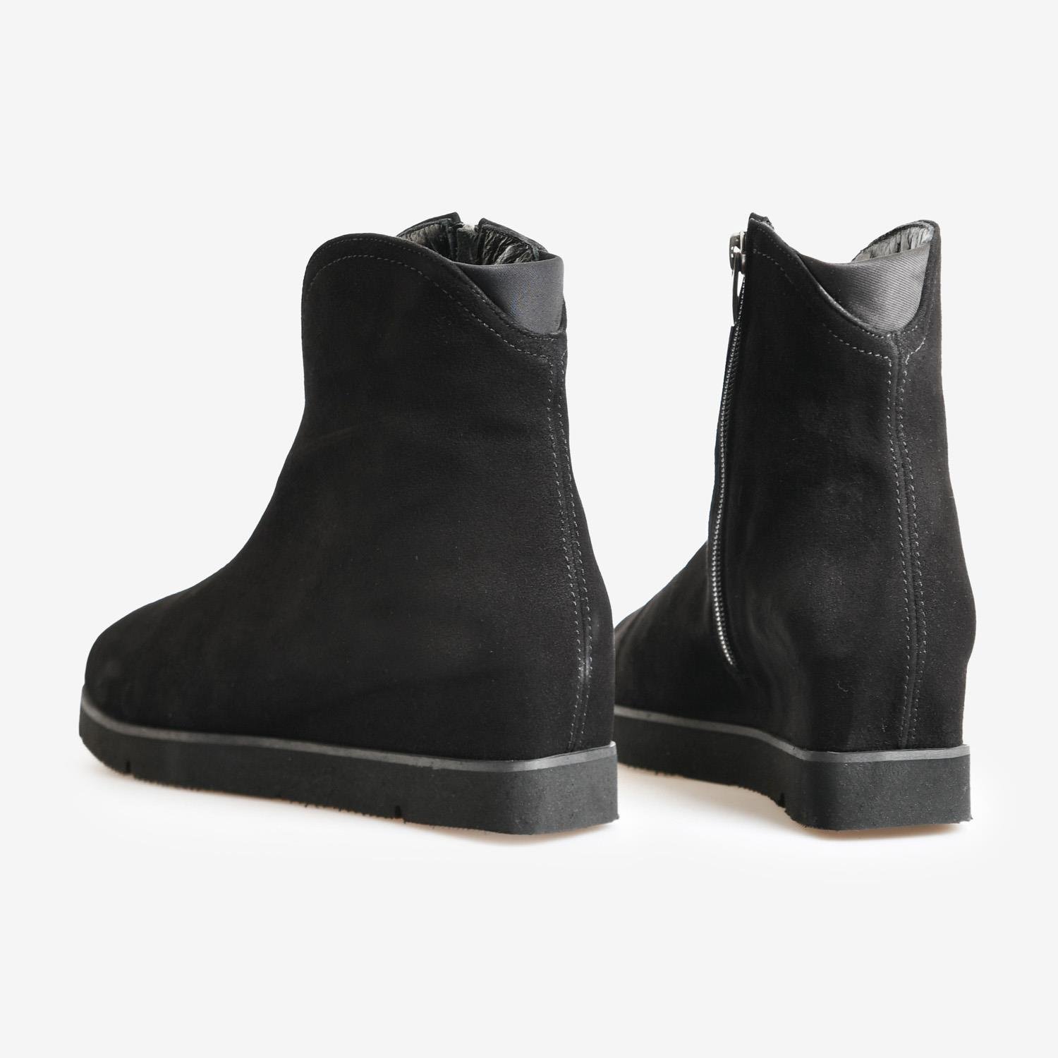 Siyah Süet Dolgu Topuk Kadın Bot