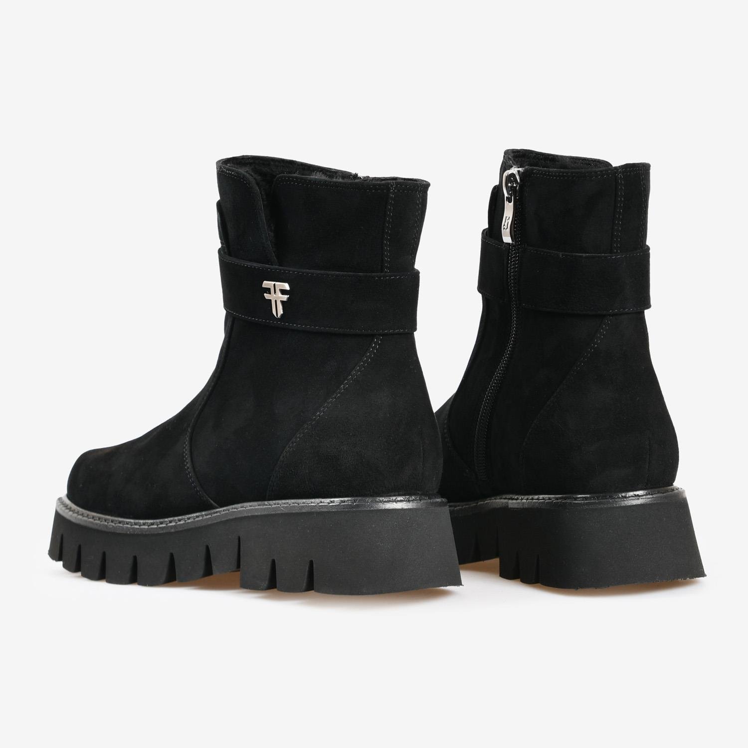 Siyah Süet FF Logo Detaylı Kadın Bot