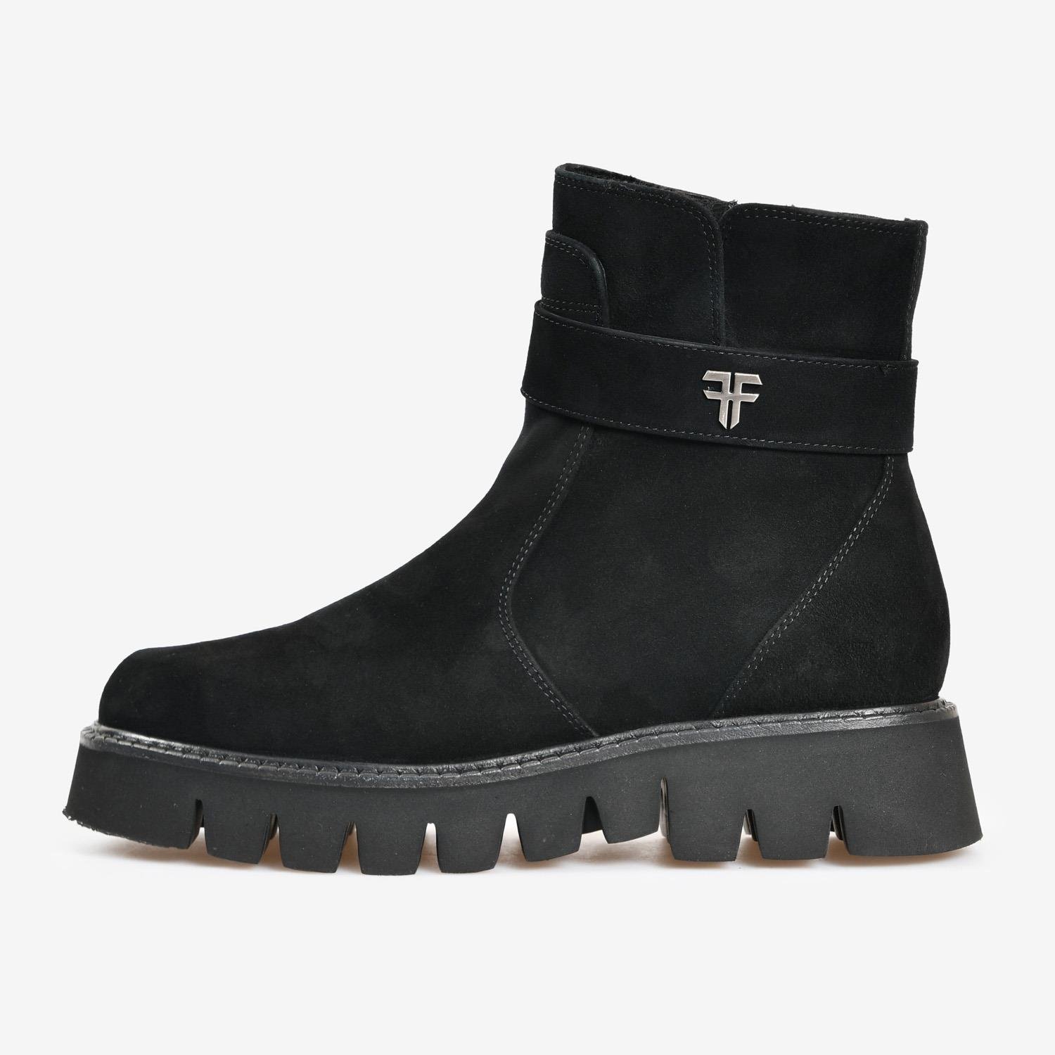 Siyah Süet FF Logo Detaylı Kadın Bot