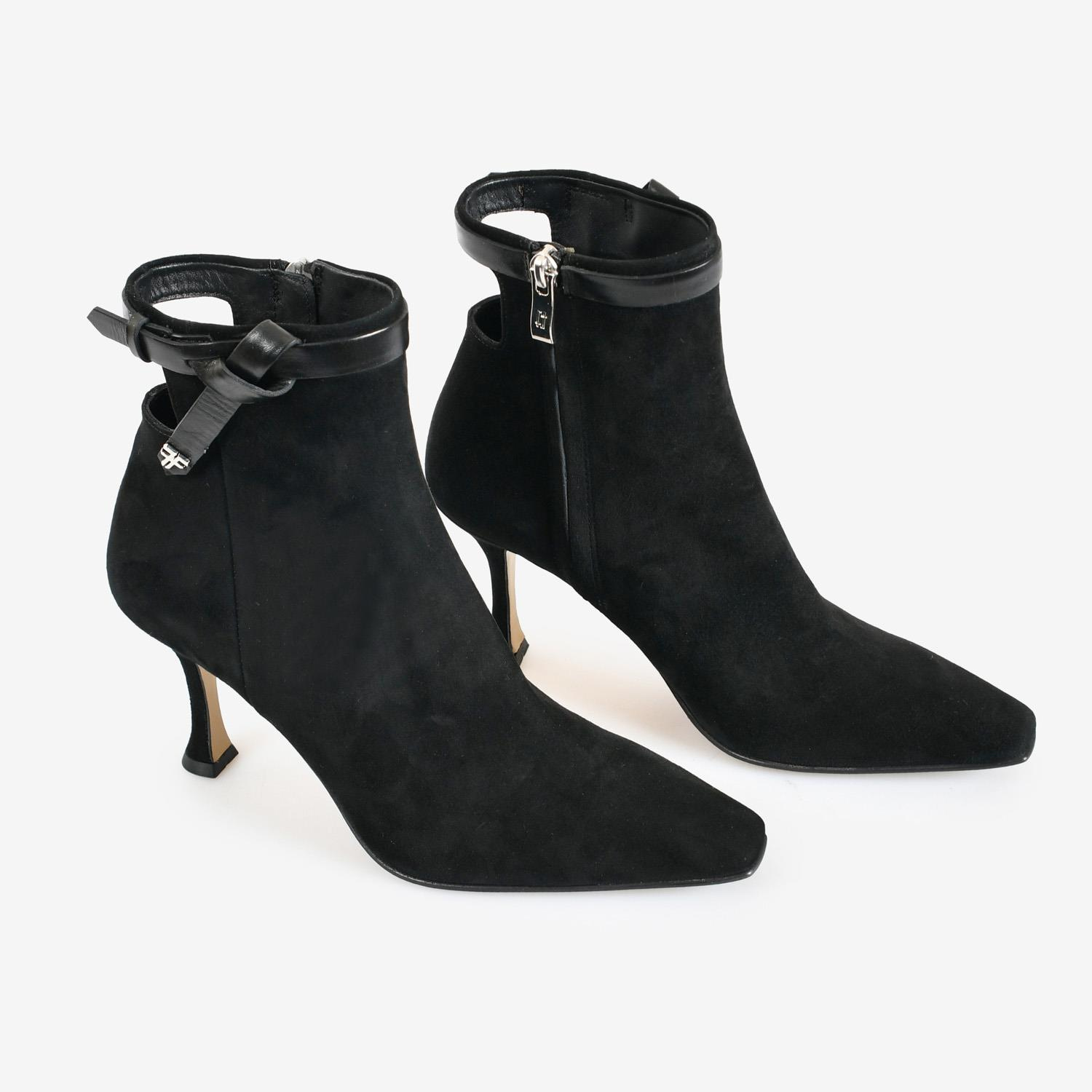 Siyah Süet Kadın Abiye Bot