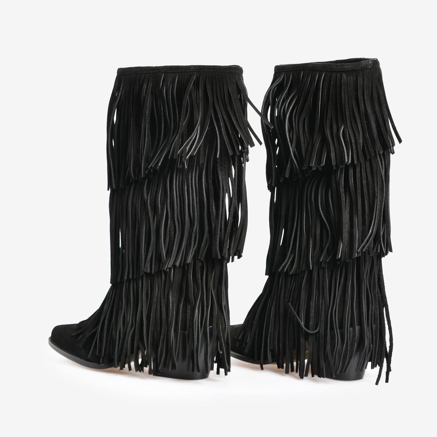 Siyah Süet Püskül Detaylı Kadın Çizme