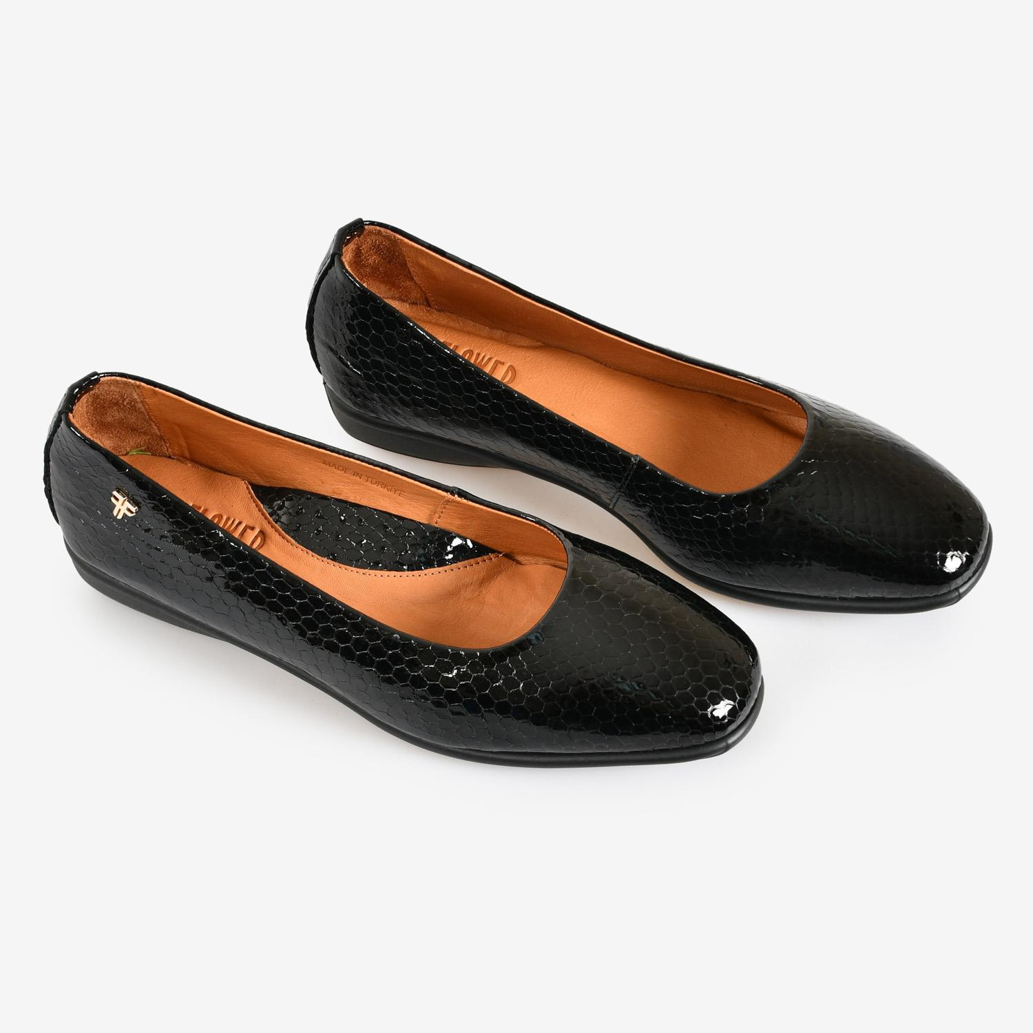 Siyah Yılan Baskı Rugan Kadın Babet