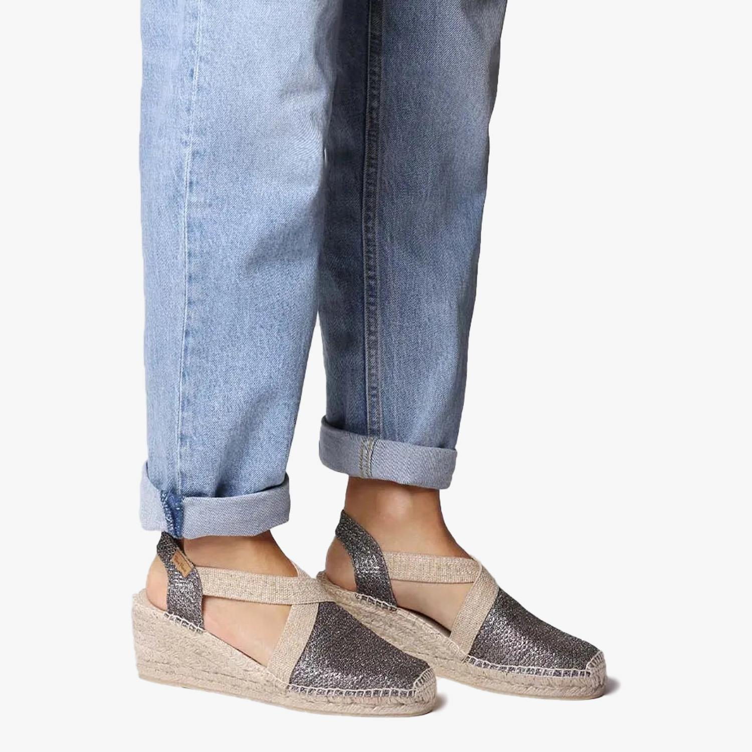 Toni Pons Gri Triton Parlak Vegan Espadril Kadın Sandalet