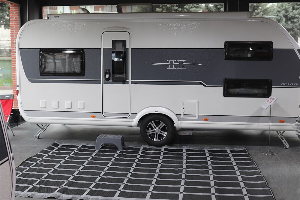 KARAVAN ÖNÜ PLASTİK HASIR YER HALISI BÜYÜK BOY 