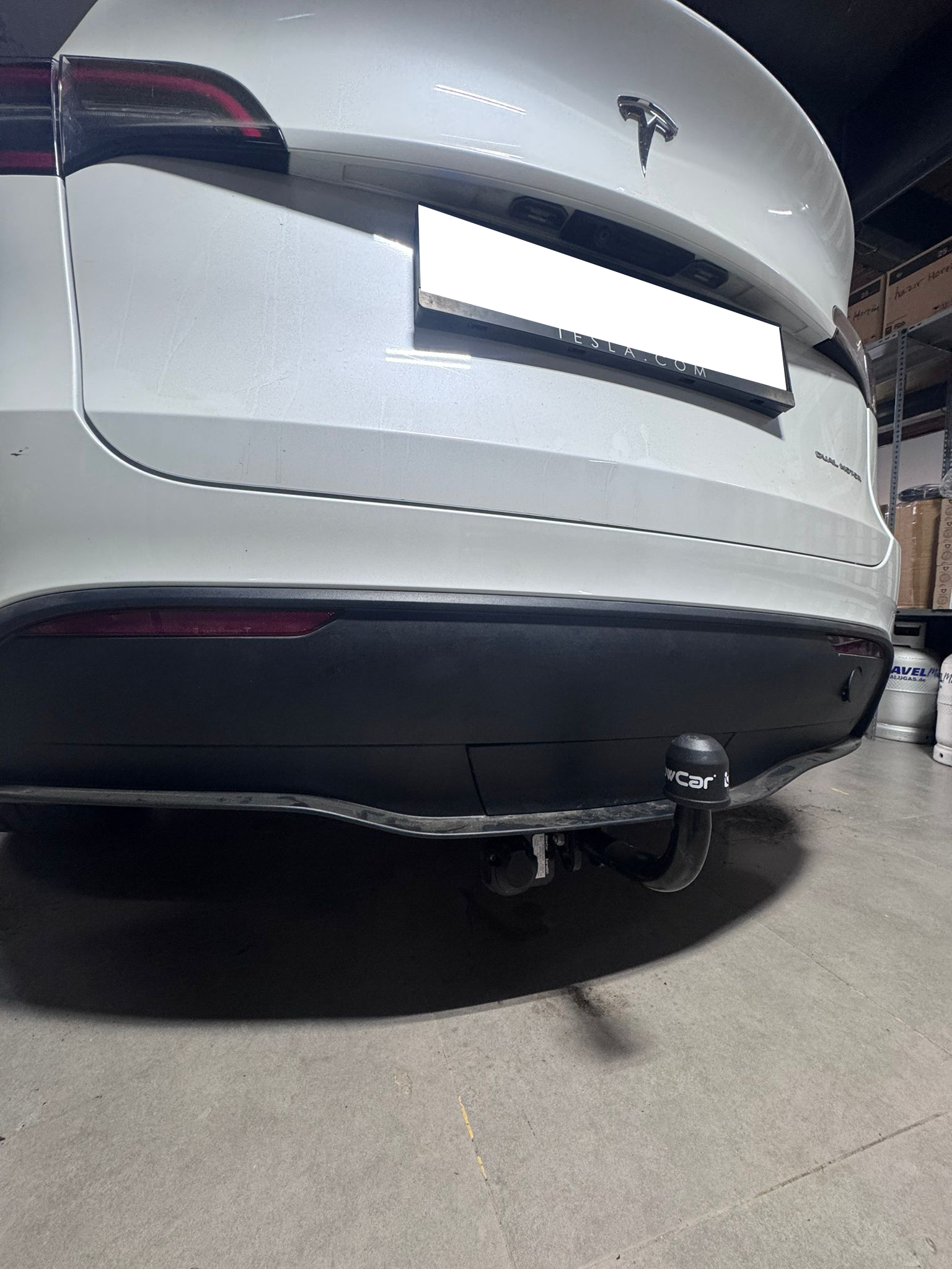 TESLA Model Y Çeki Demiri