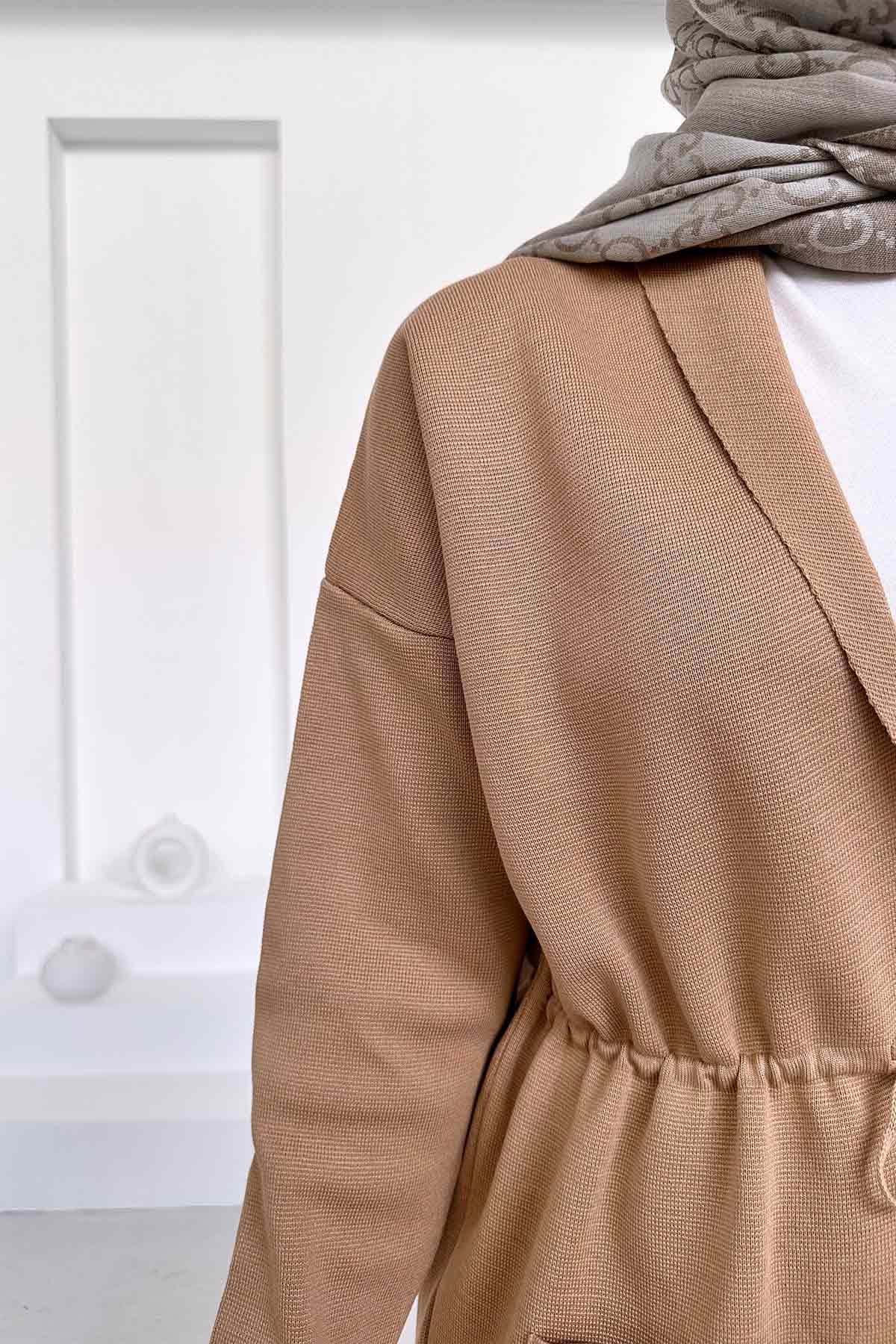 Belden Bağlamalı Çift Cep Merserize Hırka - Sütlü Kahve