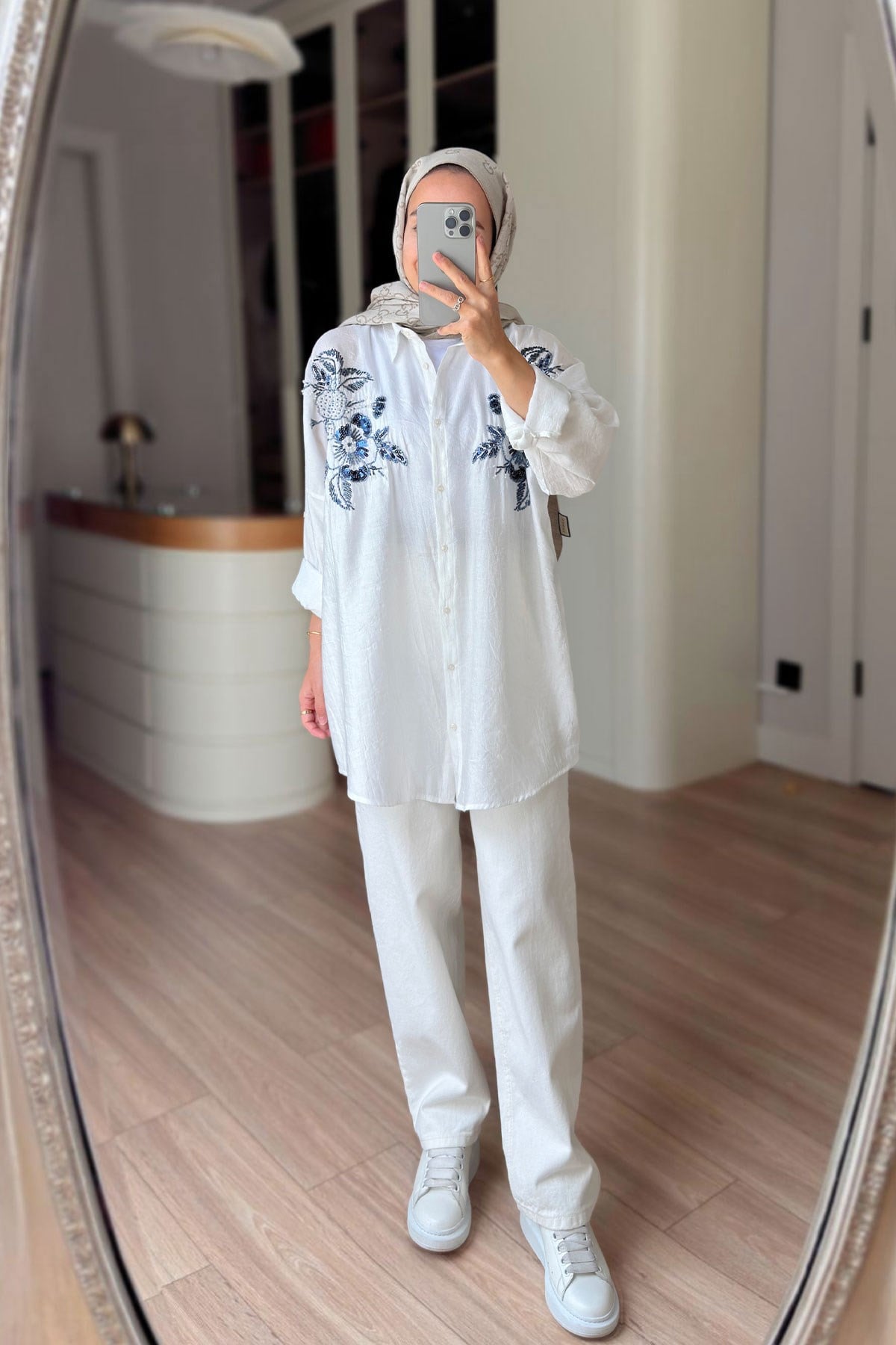 Çiçek Motifli Oversize Gömlek - Beyaz