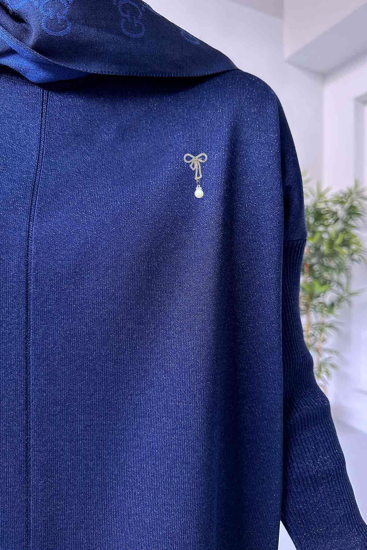 Fiyonk Broş Detay Merserize Tunik - Lacivert