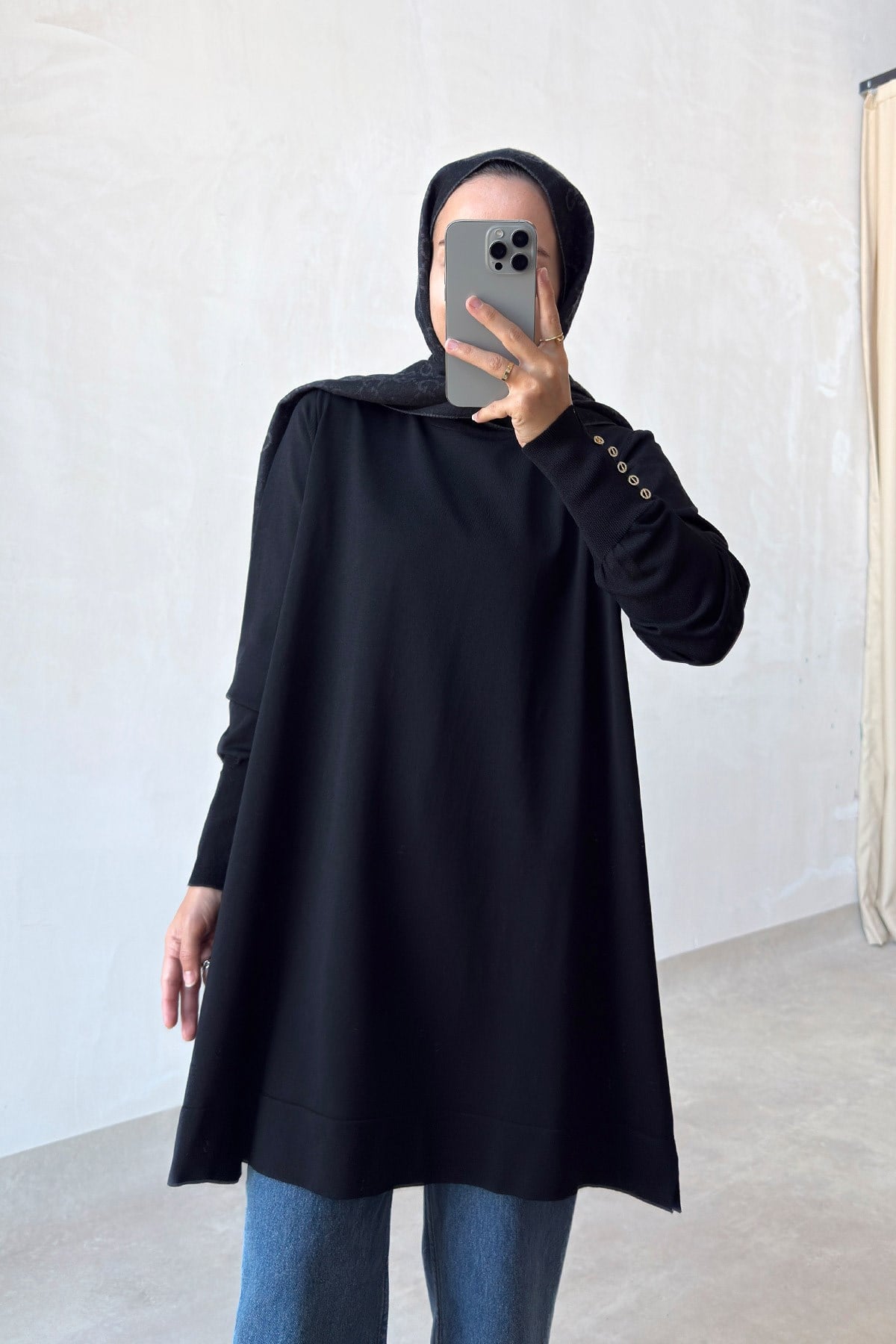 Manşet Detaylı Merserize Tunik - Siyah