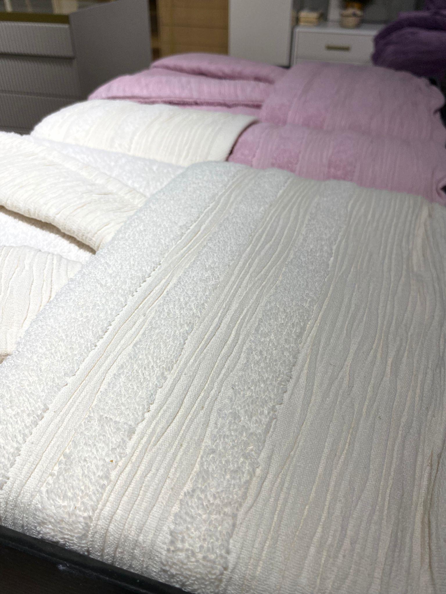 İrina Bürümcük Aile Bornoz SetiEv Tekstili