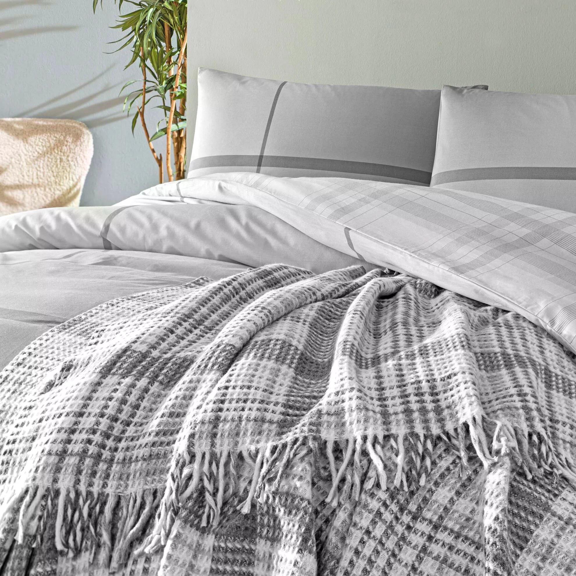 Taç 4636 Elwood Çift Kişilik Nevresim&Battaniye Set GriNEVRESİM & BATTANİYE