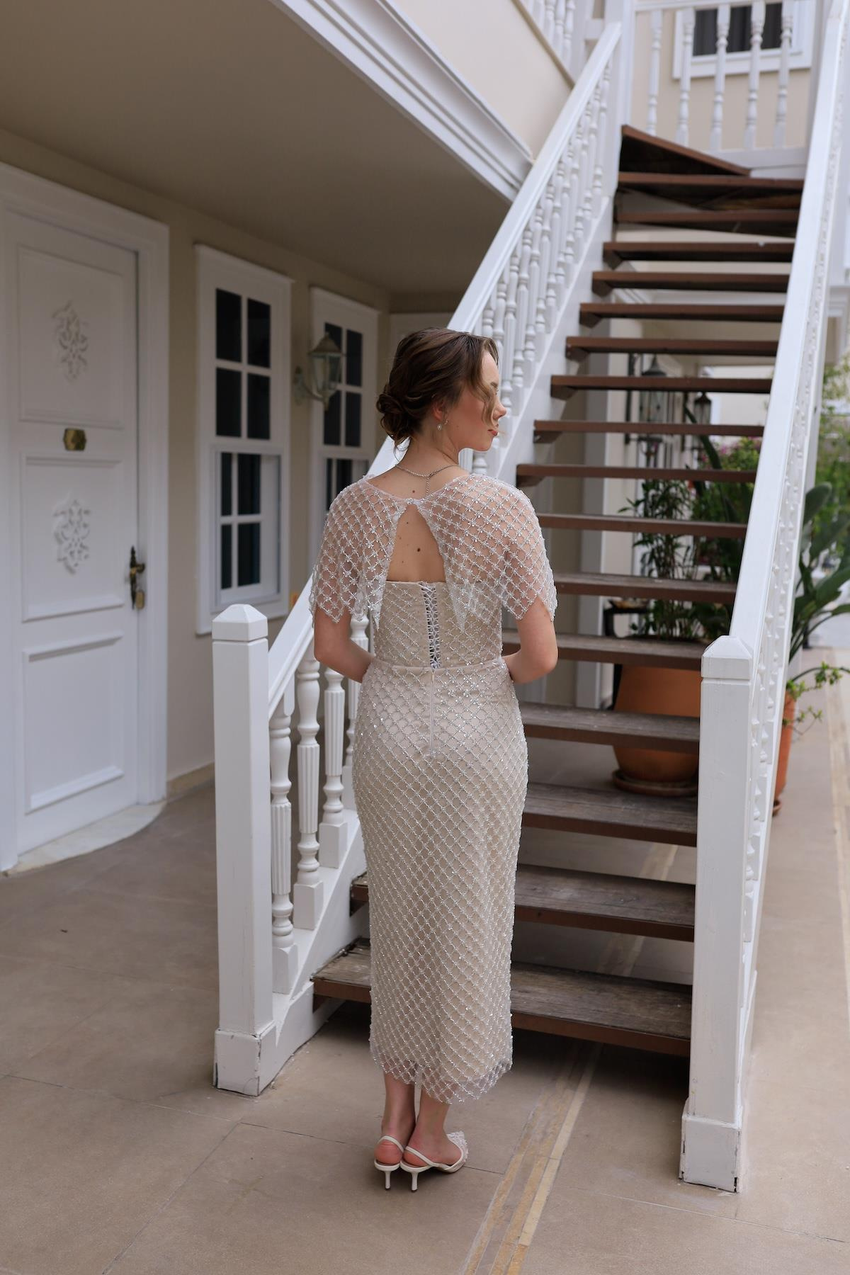 TheElsa | | Aden Cape Beige Lace Pencil Special Design Engagement Evening DressDANTEL ELBİSELERAden Cape Beige Lace Pencil Special Design Engagement Evening Dress