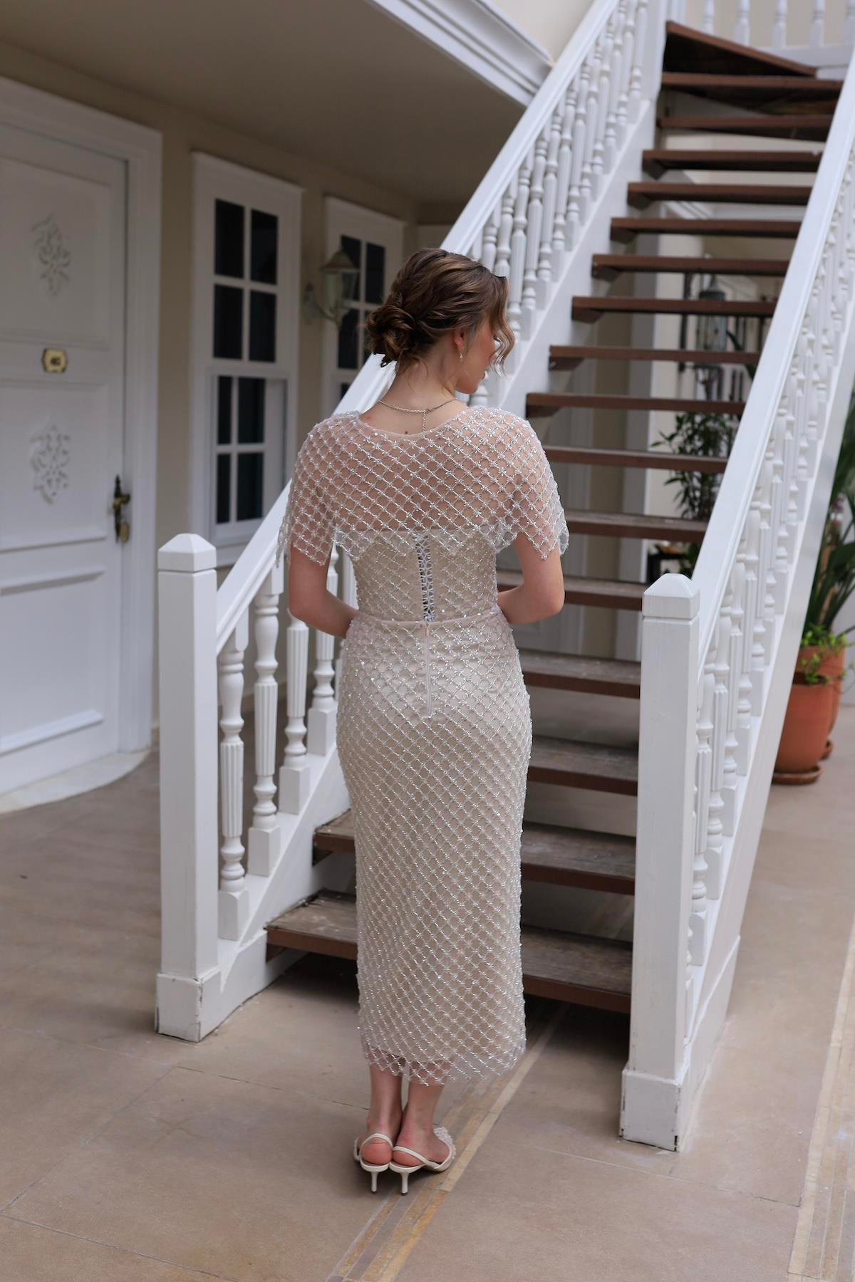 TheElsa | | Aden Cape Beige Lace Pencil Special Design Engagement Evening DressDANTEL ELBİSELERAden Cape Beige Lace Pencil Special Design Engagement Evening Dress