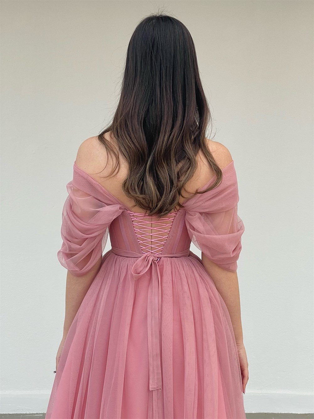 TheElsa | GİYİM | TAKI | Aden Pudra Pembe Özel Tasarım Korse Tül ElbiseELBİSEAden Pudra Pembe Özel Tasarım Korse Tül Elbise