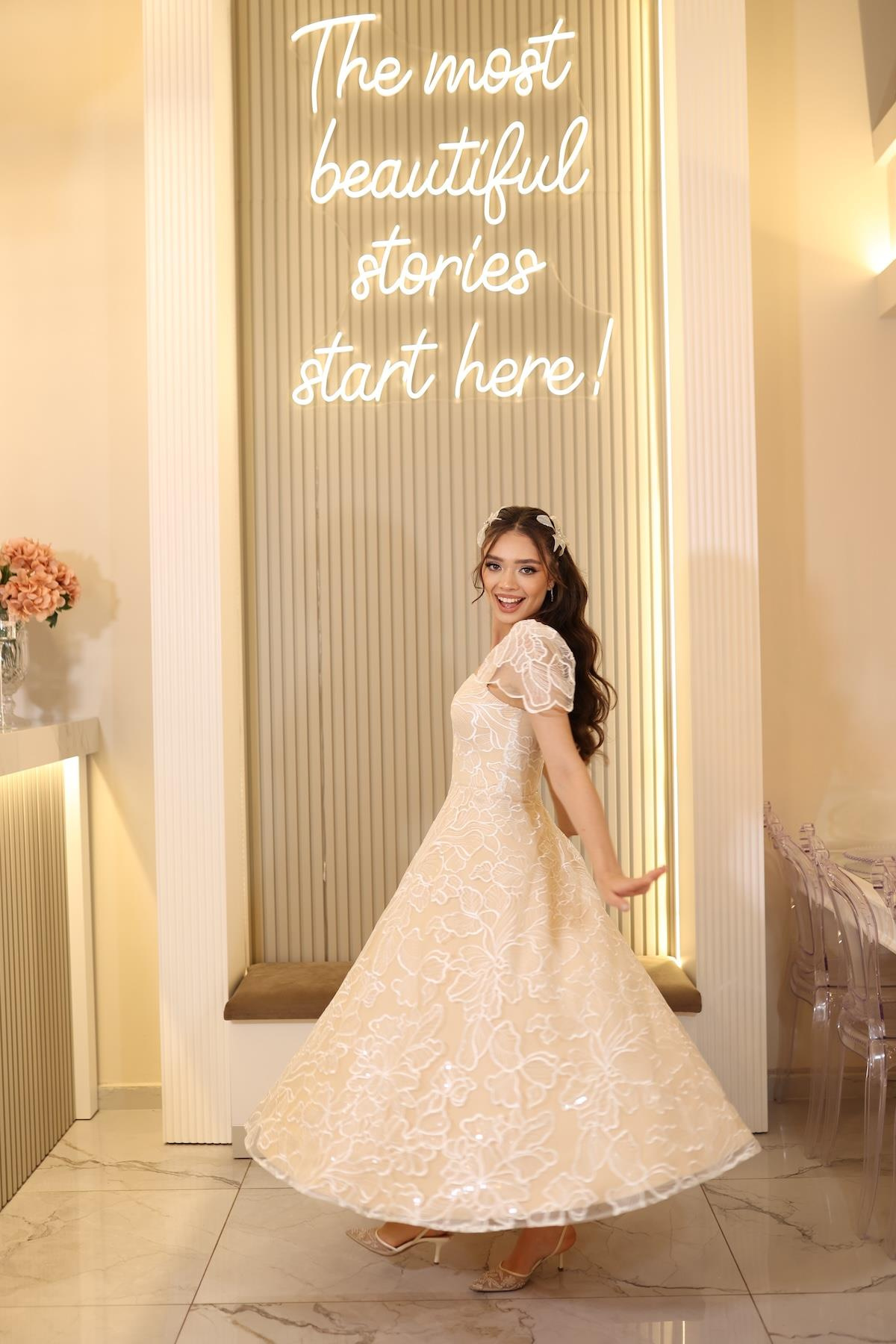TheElsa | GİYİM | TAKI | Afife Beyaz Dantel Özel Tasarım Abiye ElbiseÖZEL ÜRETİM ELBİSEAfife White Lace Special Design Evening Dress