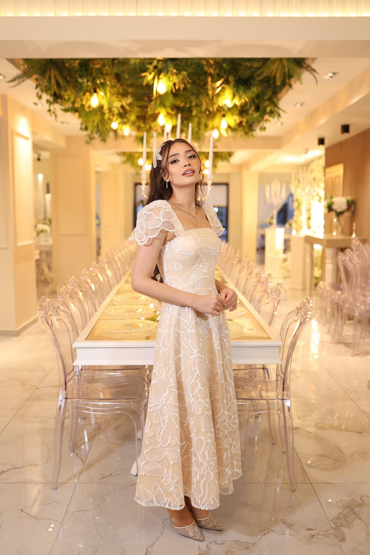 TheElsa | GİYİM | TAKI | Afife Beyaz Dantel Özel Tasarım Abiye ElbiseÖZEL ÜRETİM ELBİSEAfife White Lace Special Design Evening Dress