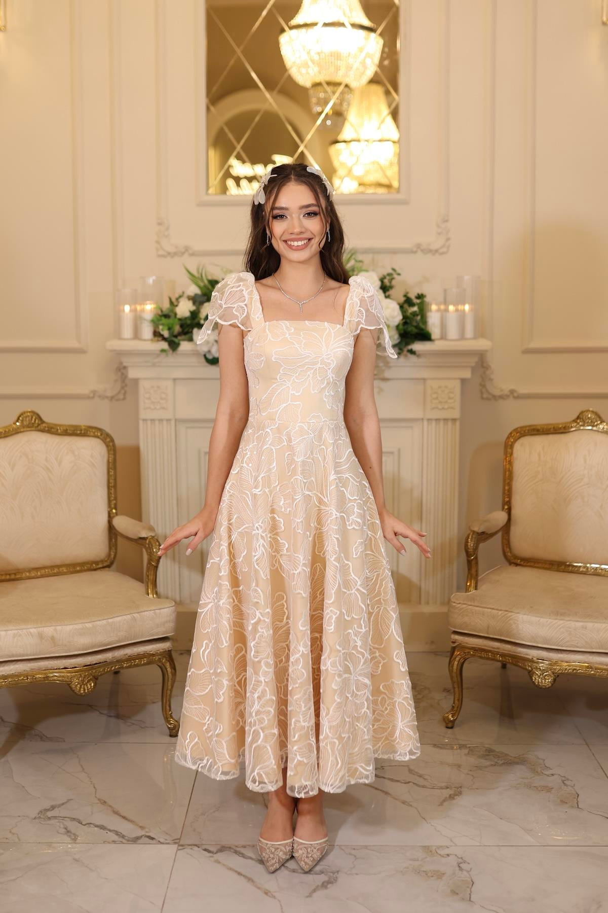 TheElsa | GİYİM | TAKI | Afife Beyaz Dantel Özel Tasarım Abiye ElbiseÖZEL ÜRETİM ELBİSEAfife White Lace Special Design Evening Dress