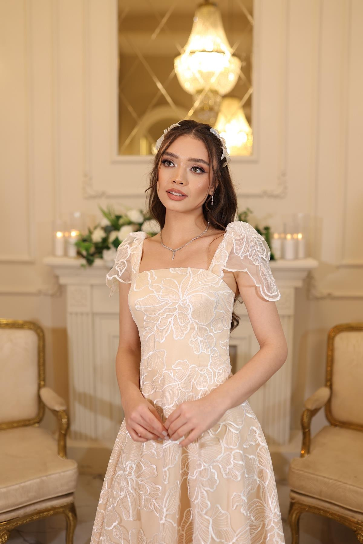 TheElsa | GİYİM | TAKI | Afife Beyaz Dantel Özel Tasarım Abiye ElbiseÖZEL ÜRETİM ELBİSEAfife White Lace Special Design Evening Dress