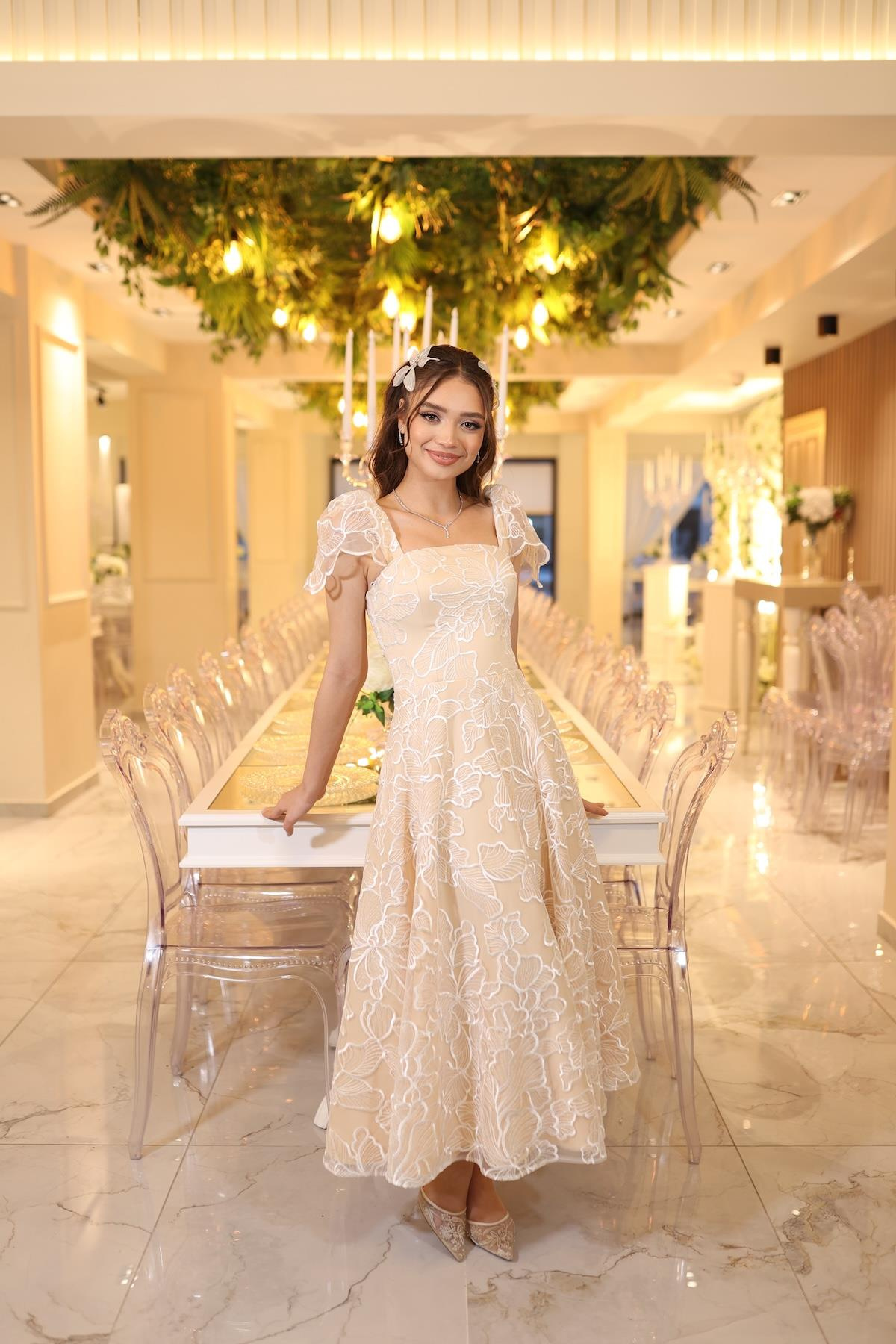 TheElsa | GİYİM | TAKI | Afife Beyaz Dantel Özel Tasarım Abiye ElbiseÖZEL ÜRETİM ELBİSEAfife White Lace Special Design Evening Dress