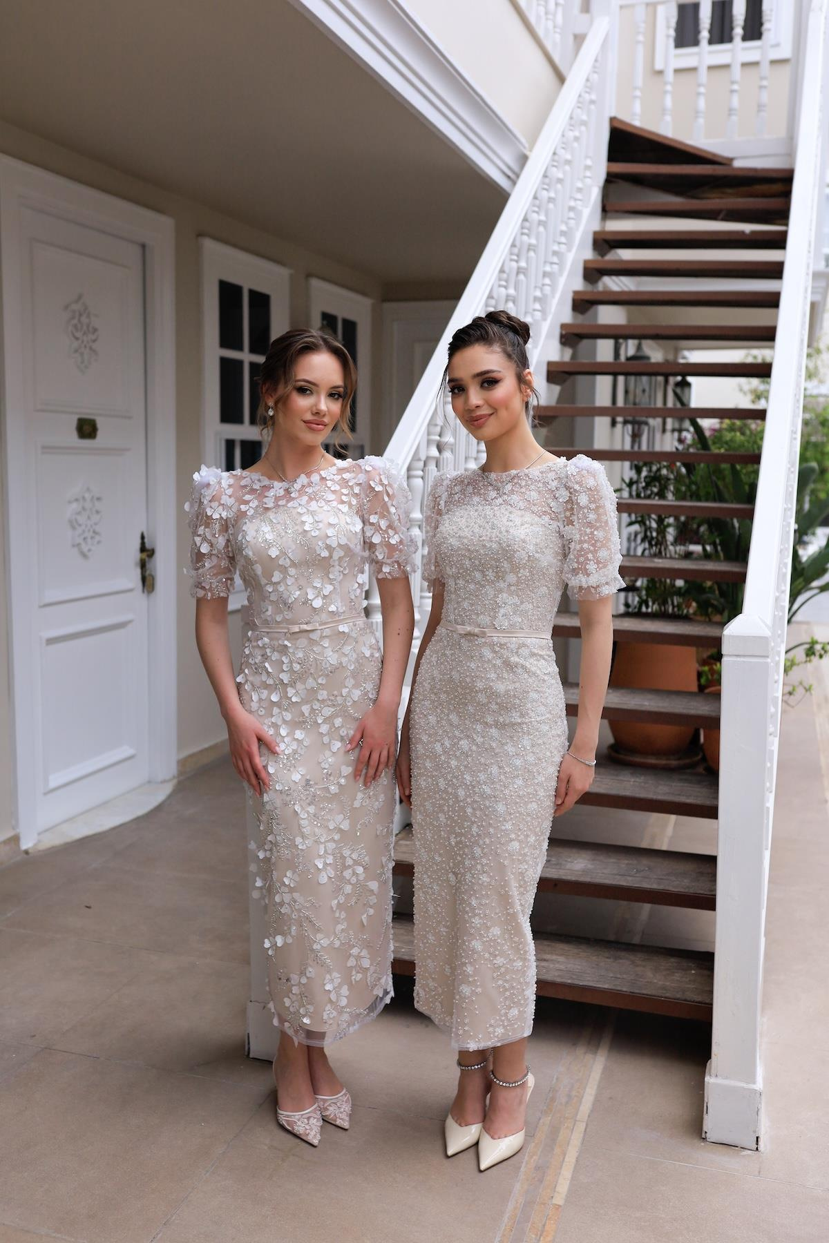 TheElsa | |Anastasia Bej Beyaz Dantel Balon Kol Kalem Özel Tasarım Nişan Abiye ElbiseDANTEL ELBİSELERAnastasia Bej Beyaz Dantel Balon Kol Kalem Özel Tasarım Nişan Abiye Elbise