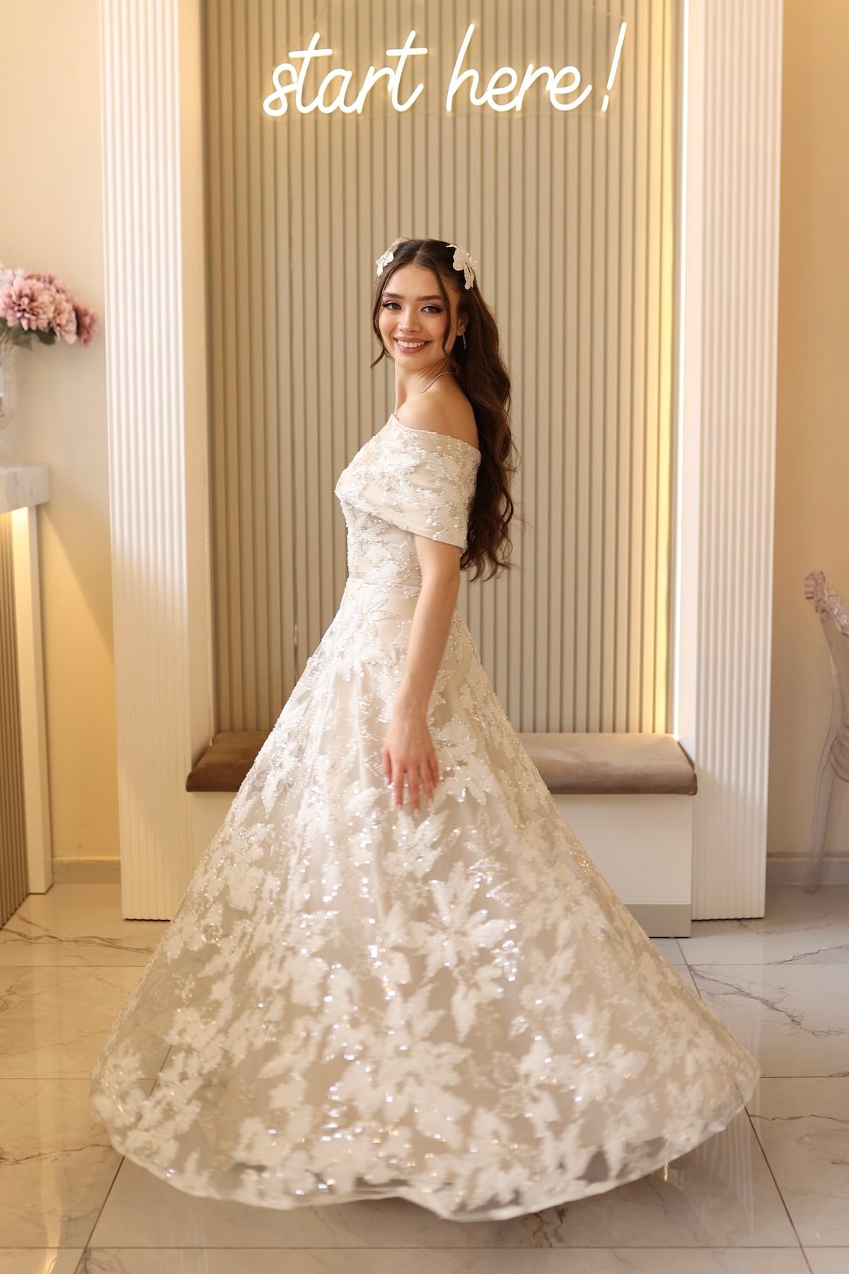 TheElsa | ARES BEYAZ BEJ MAKSİBEYAZ DANTEL ELBİSELERAres Beyaz Bej Maxi Prenses Elbise