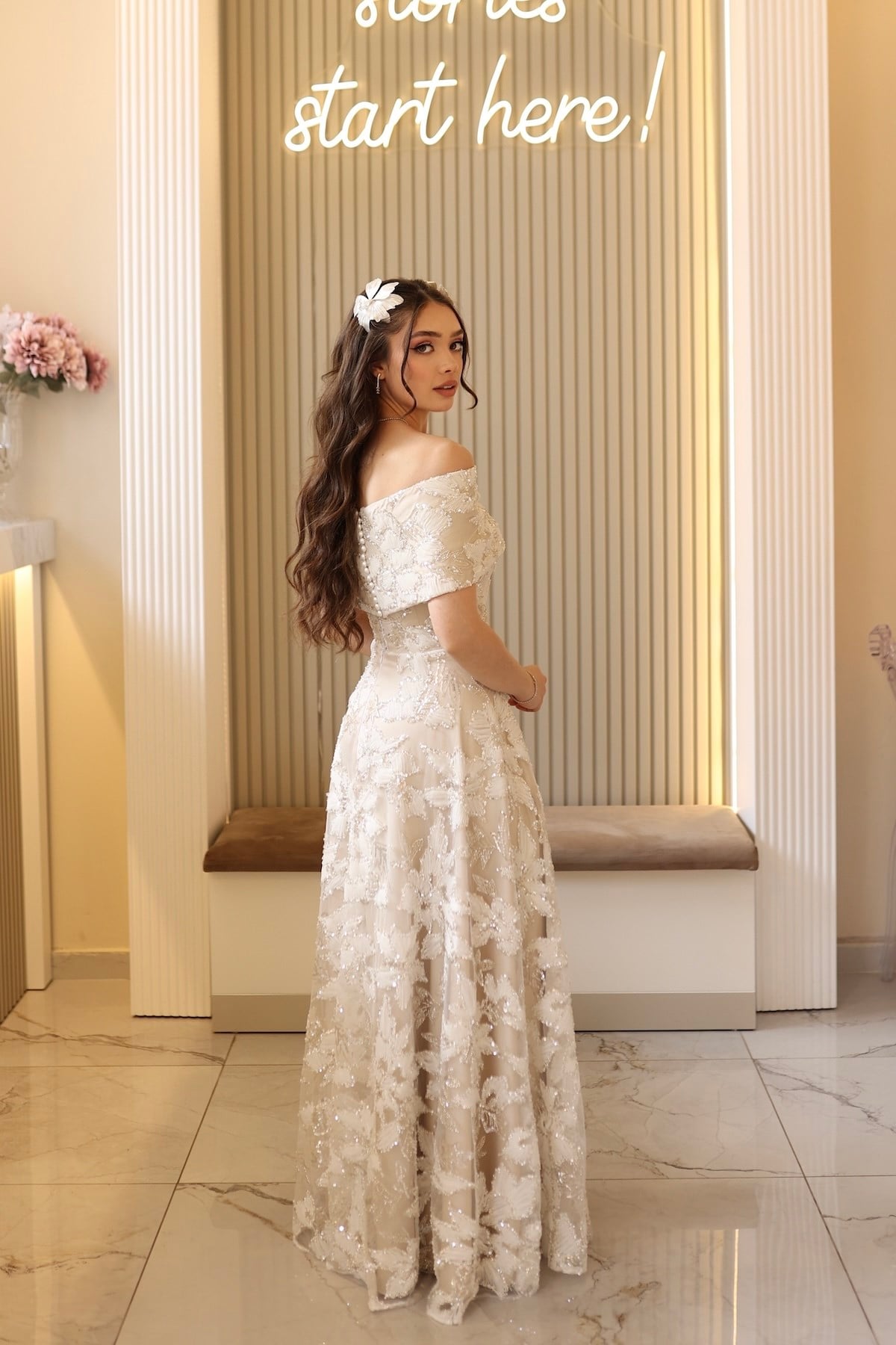 TheElsa | ARES BEYAZ BEJ MAKSİBEYAZ DANTEL ELBİSELERAres Beyaz Bej Maxi Prenses Elbise