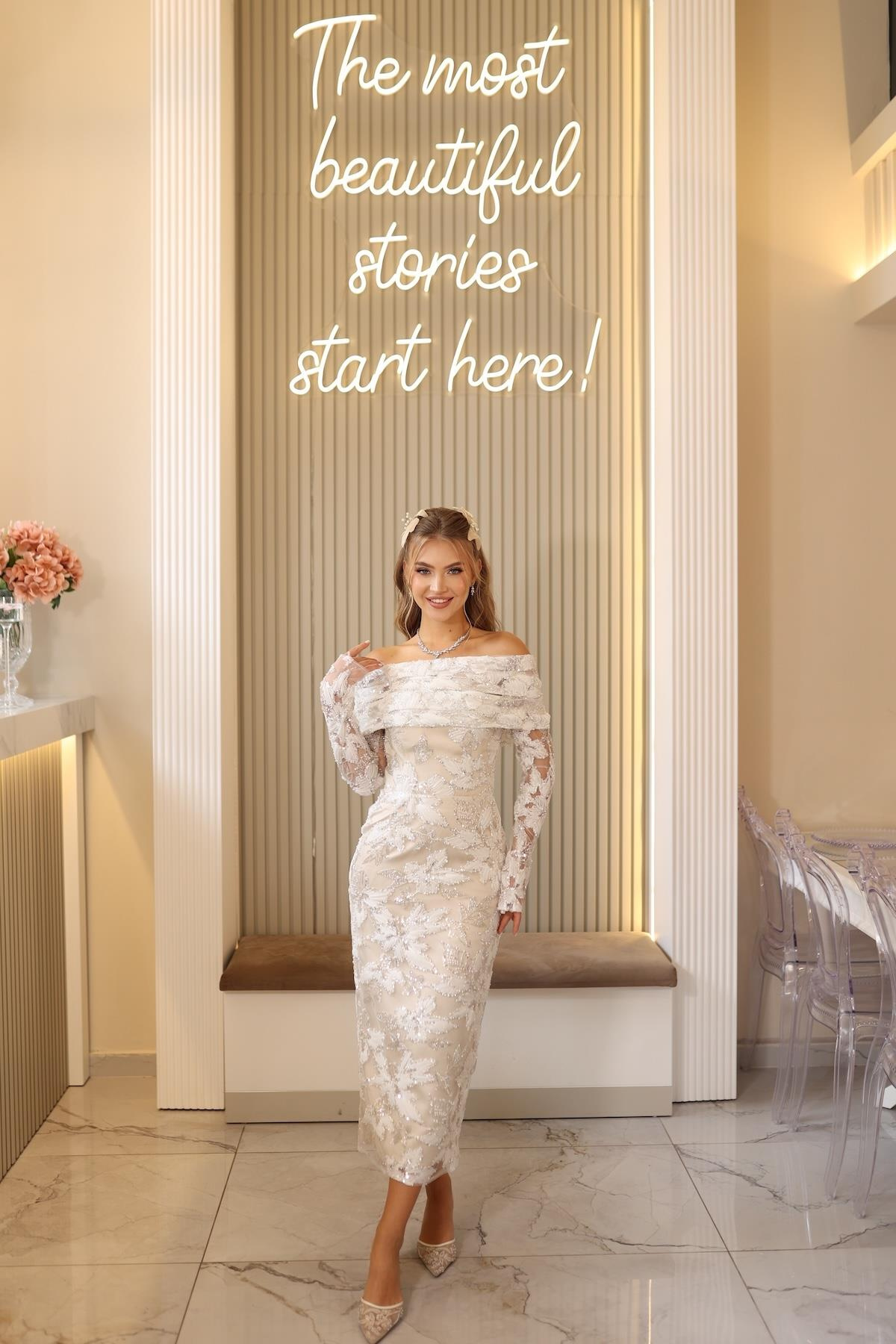 TheElsa | ARES KALEM BEYAZÖZEL ÜRETİM ELBİSEAres Kalem Beyaz Çiçekli Özel Tasarım Dantel Nişan Nikah Elbise