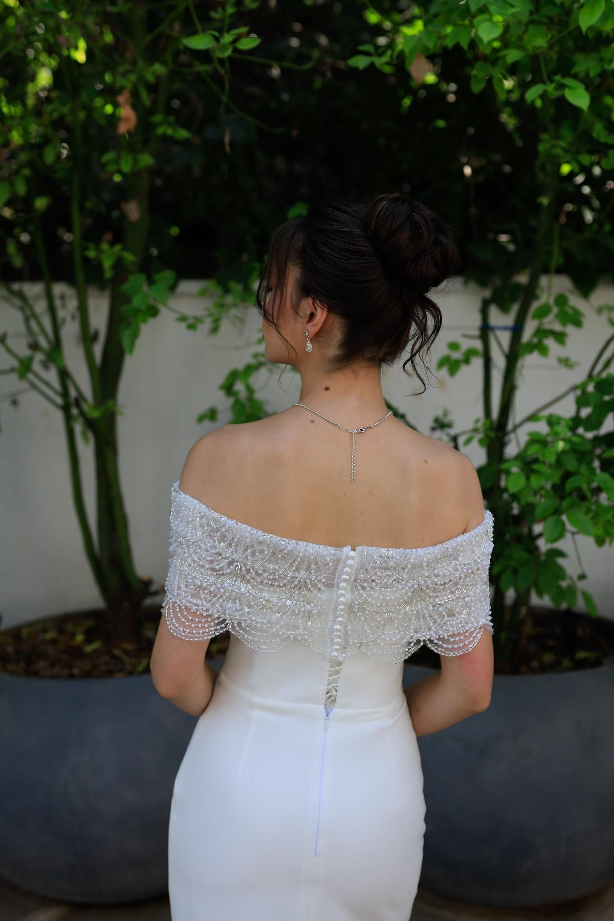 TheElsa | ARORA KALEMÖZEL ÜRETİM TASARIM ELBİSELERArora Kalem Beyaz Özel Tasarım Dantel Detaylı Kalem Nikah Nişan Elbisesi