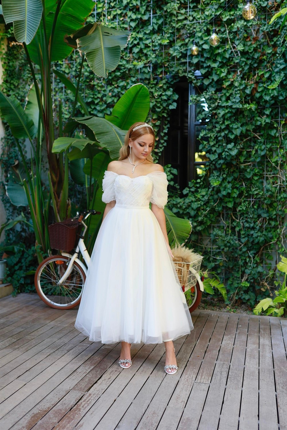 TheElsa | GİYİM | TAKI | Clara İncili Beyaz Özel Tasarım Tül Nikah Elbisesi#ÇOK SATANLARClara İncili Beyaz Özel Tasarım Tül Nikah Elbisesi