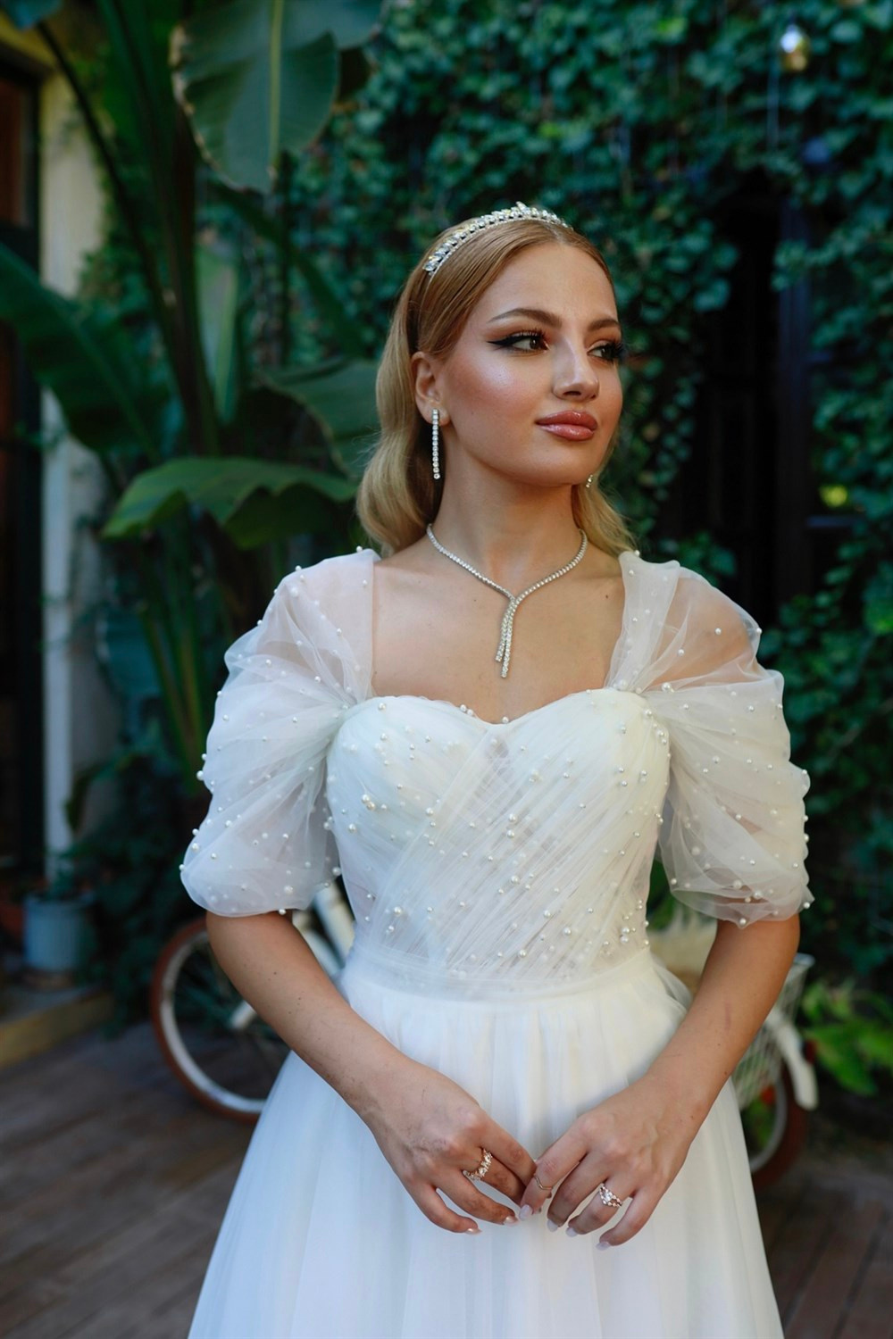 TheElsa | GİYİM | TAKI | Clara İncili Beyaz Özel Tasarım Tül Nikah Elbisesi#ÇOK SATANLARClara İncili Beyaz Özel Tasarım Tül Nikah Elbisesi