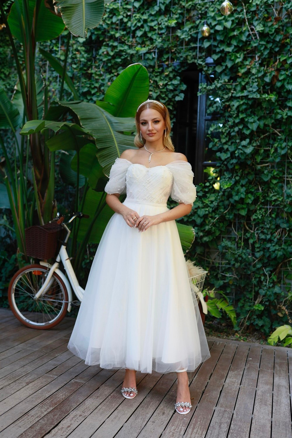 TheElsa | GİYİM | TAKI | Clara İncili Beyaz Özel Tasarım Tül Nikah Elbisesi#ÇOK SATANLARClara İncili Beyaz Özel Tasarım Tül Nikah Elbisesi