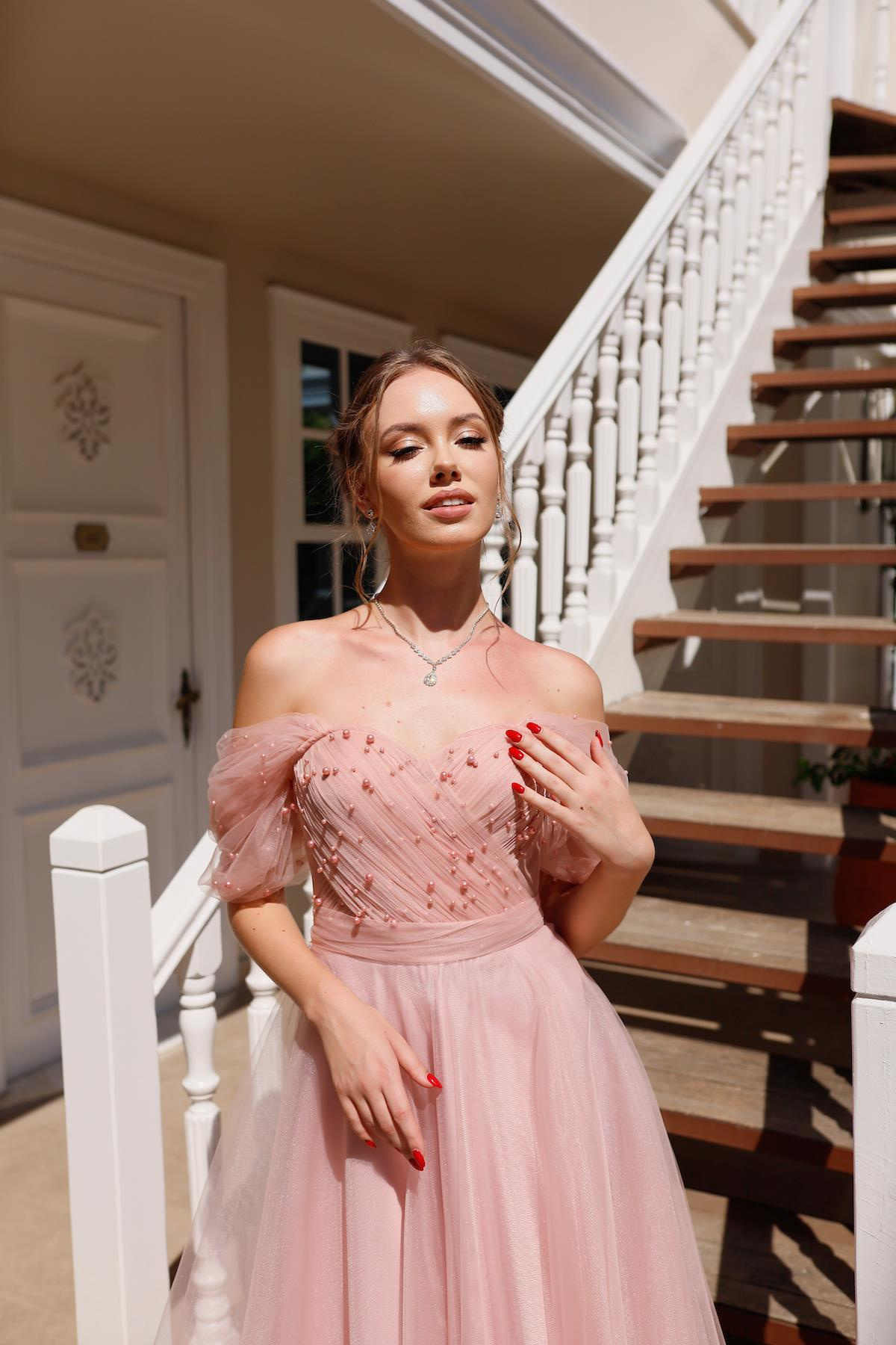 TheElsa | Kişiye Özel Üretim Abiye Elbiseler | Clara Pudra Pembe Özel Tasarım Abiye Tül ElbiseÖZEL ÜRETİM TASARIM ELBİSELERClara İncili Pudra Pembe Özel Tasarım Abiye Tül Elbise